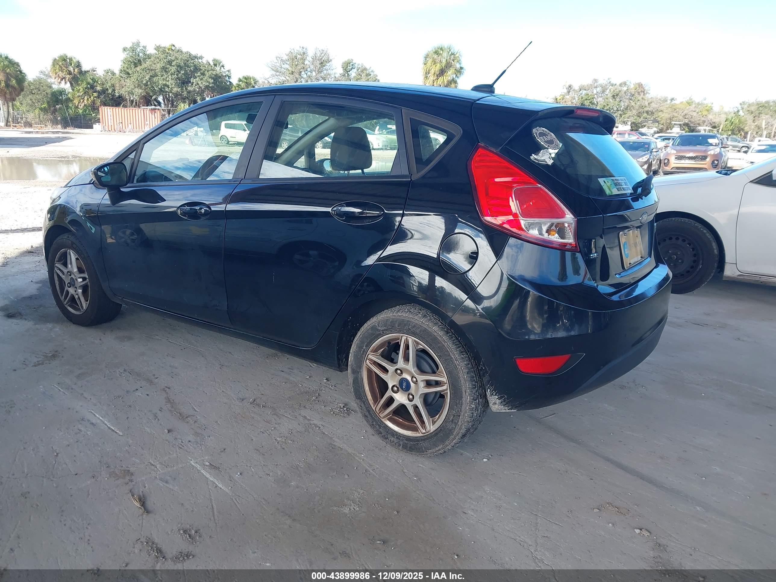 FORD FIESTA image 3