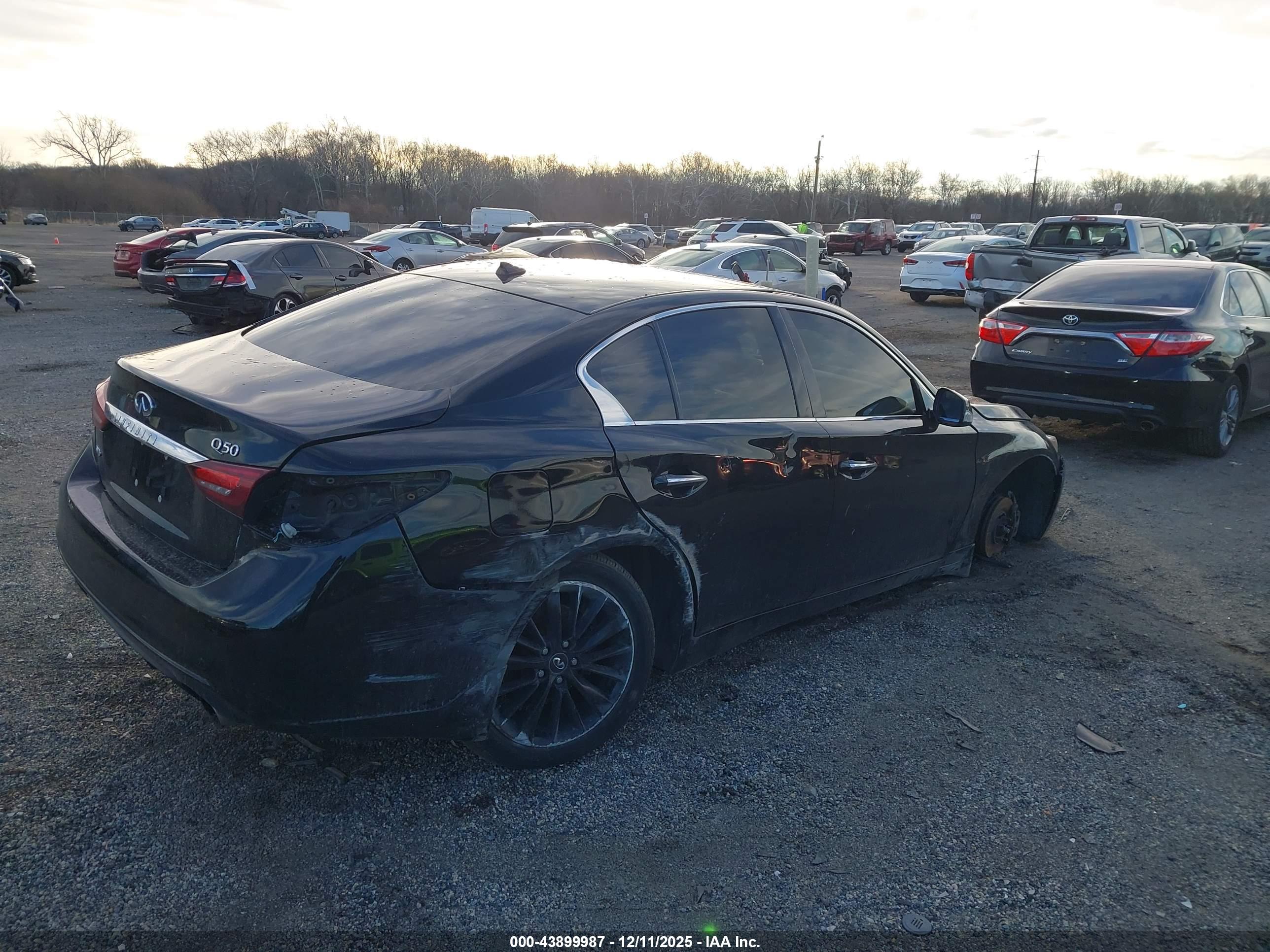 INFINITI Q50 image 4