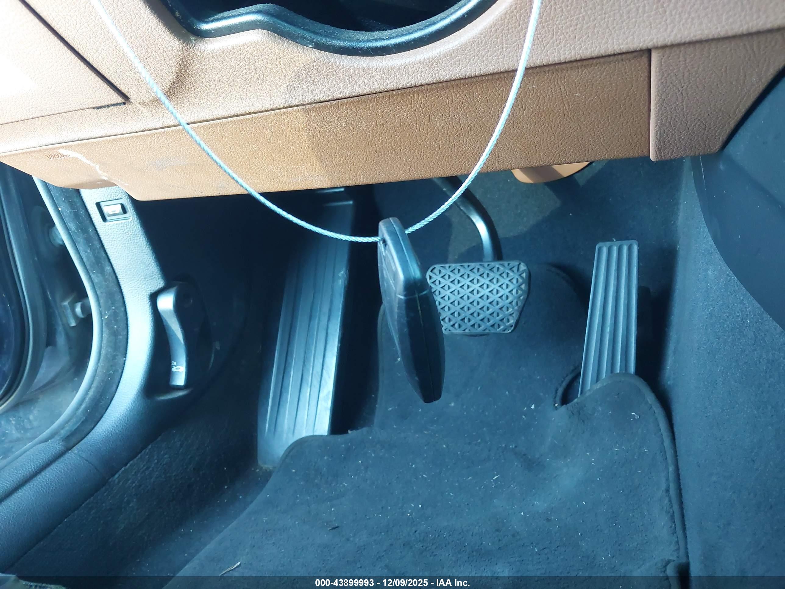 BMW 328I image 11