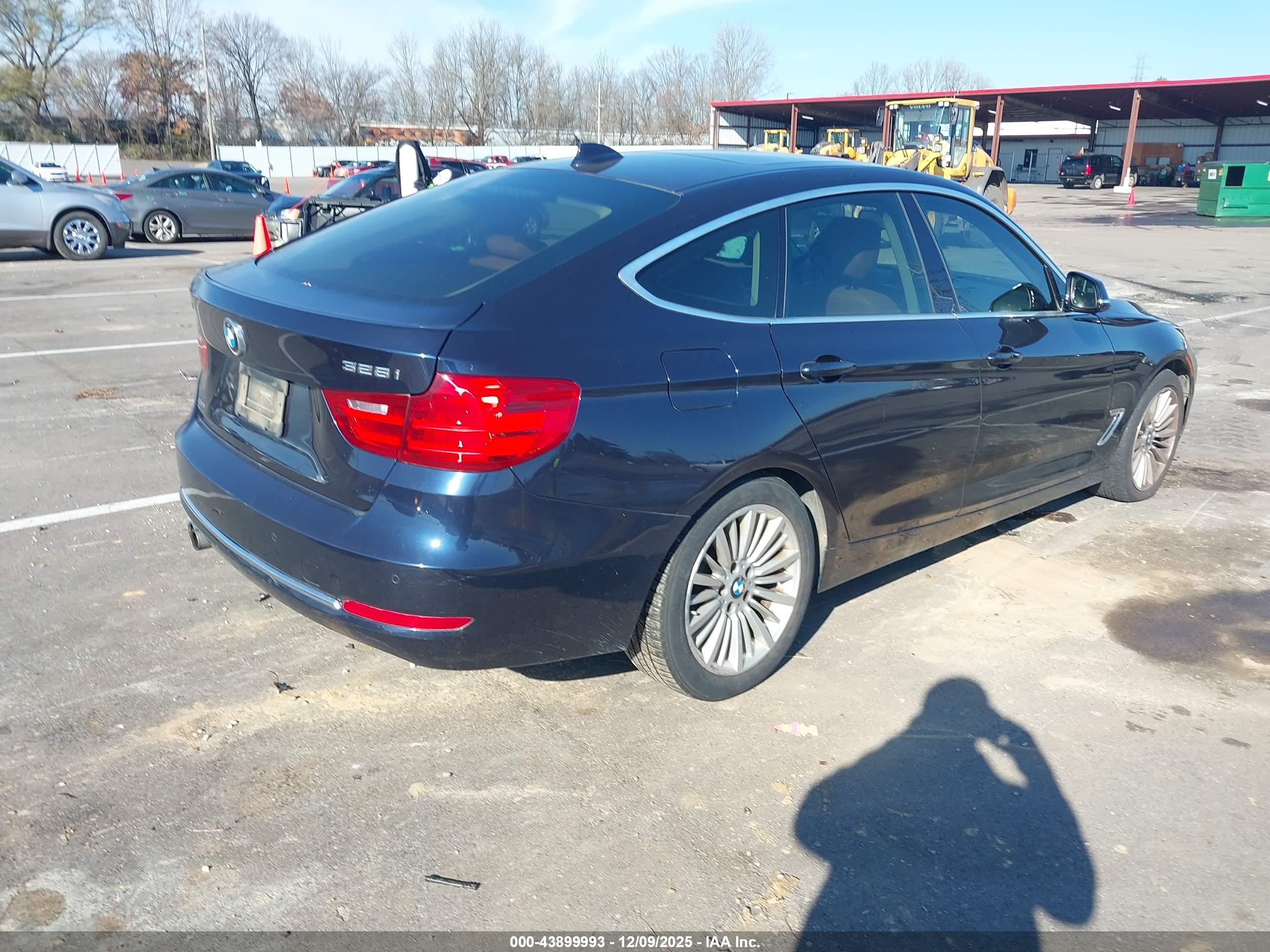 BMW 328I image 4