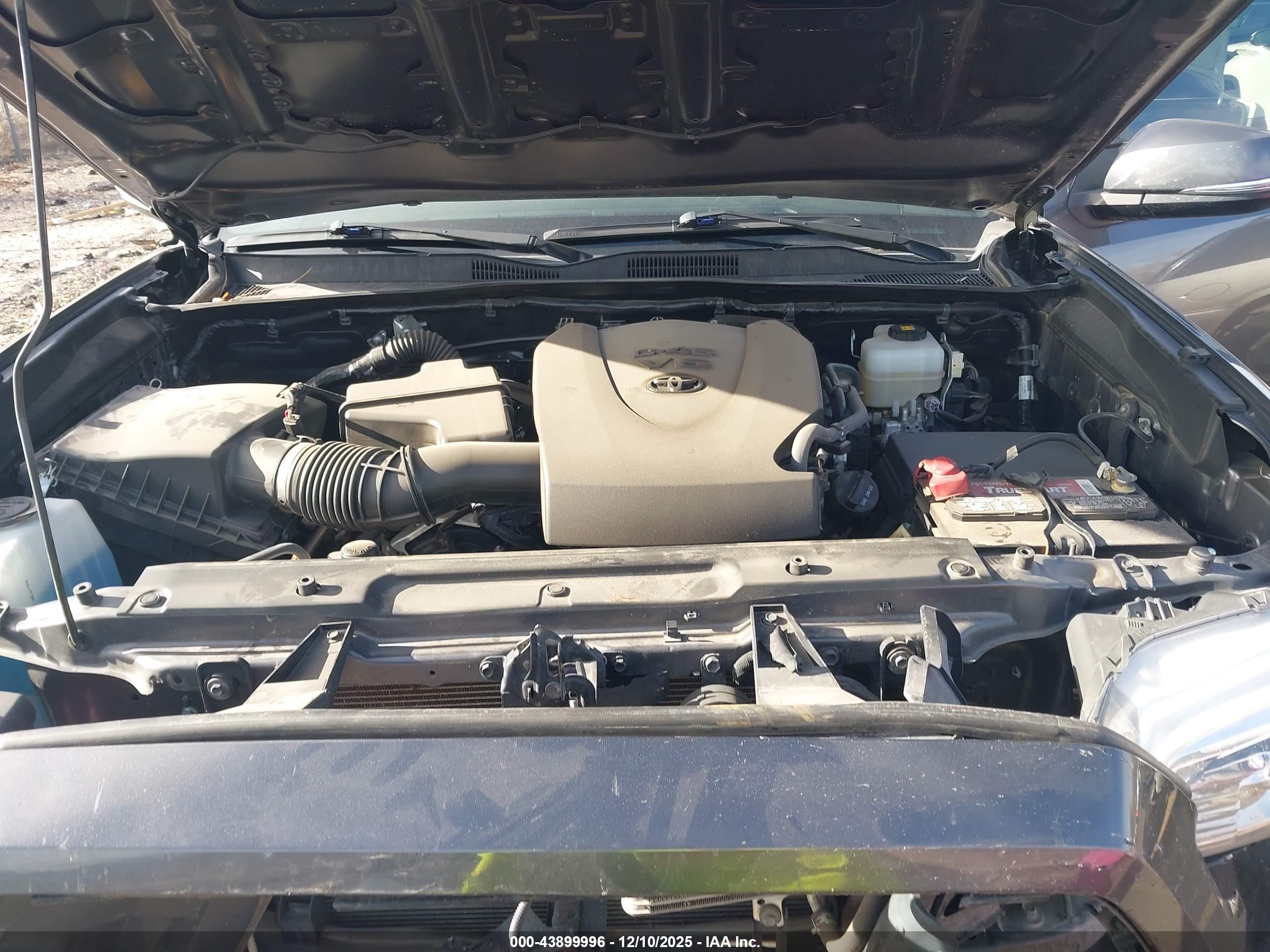 TOYOTA TACOMA image 10