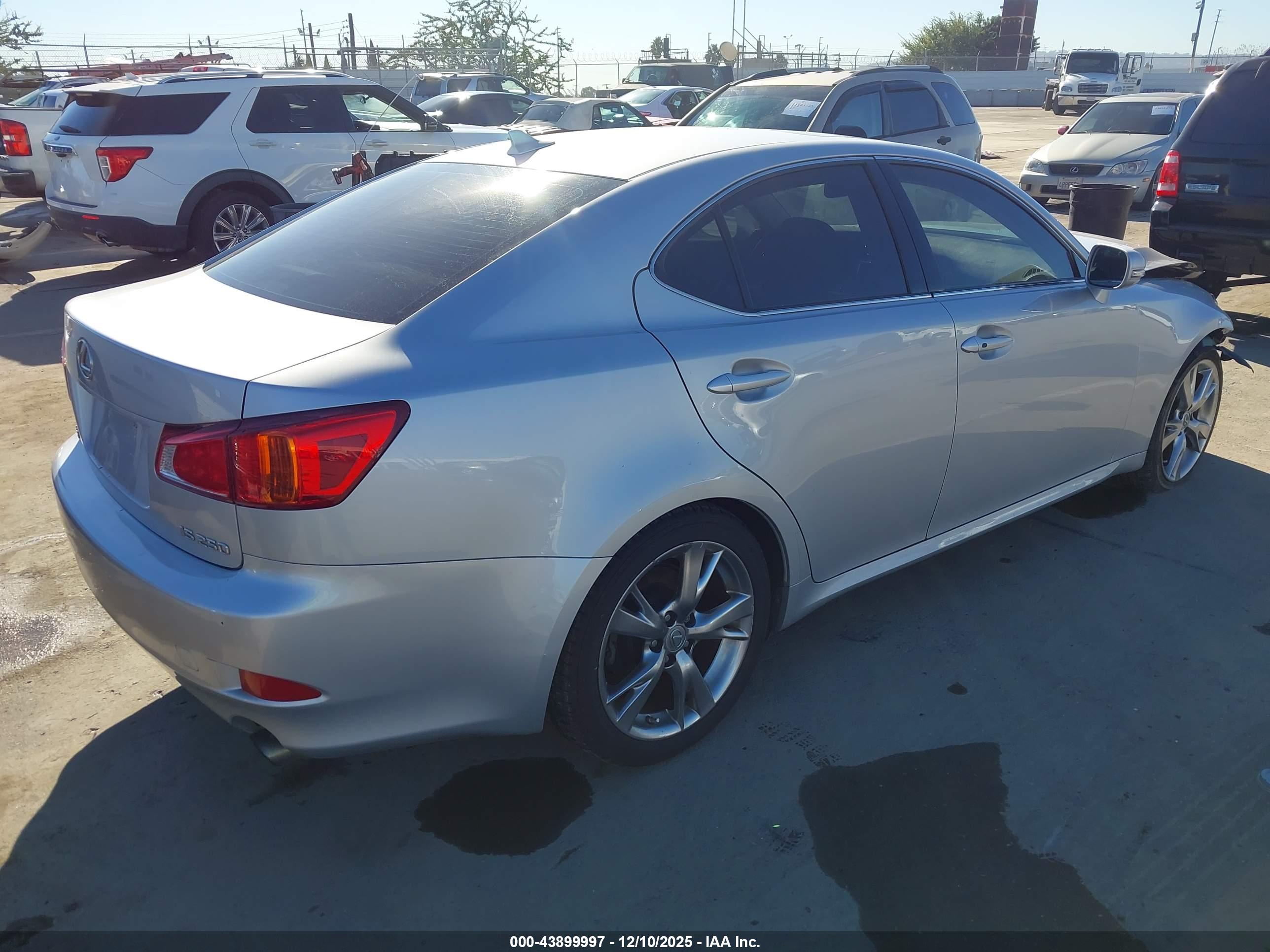 LEXUS IS image 4