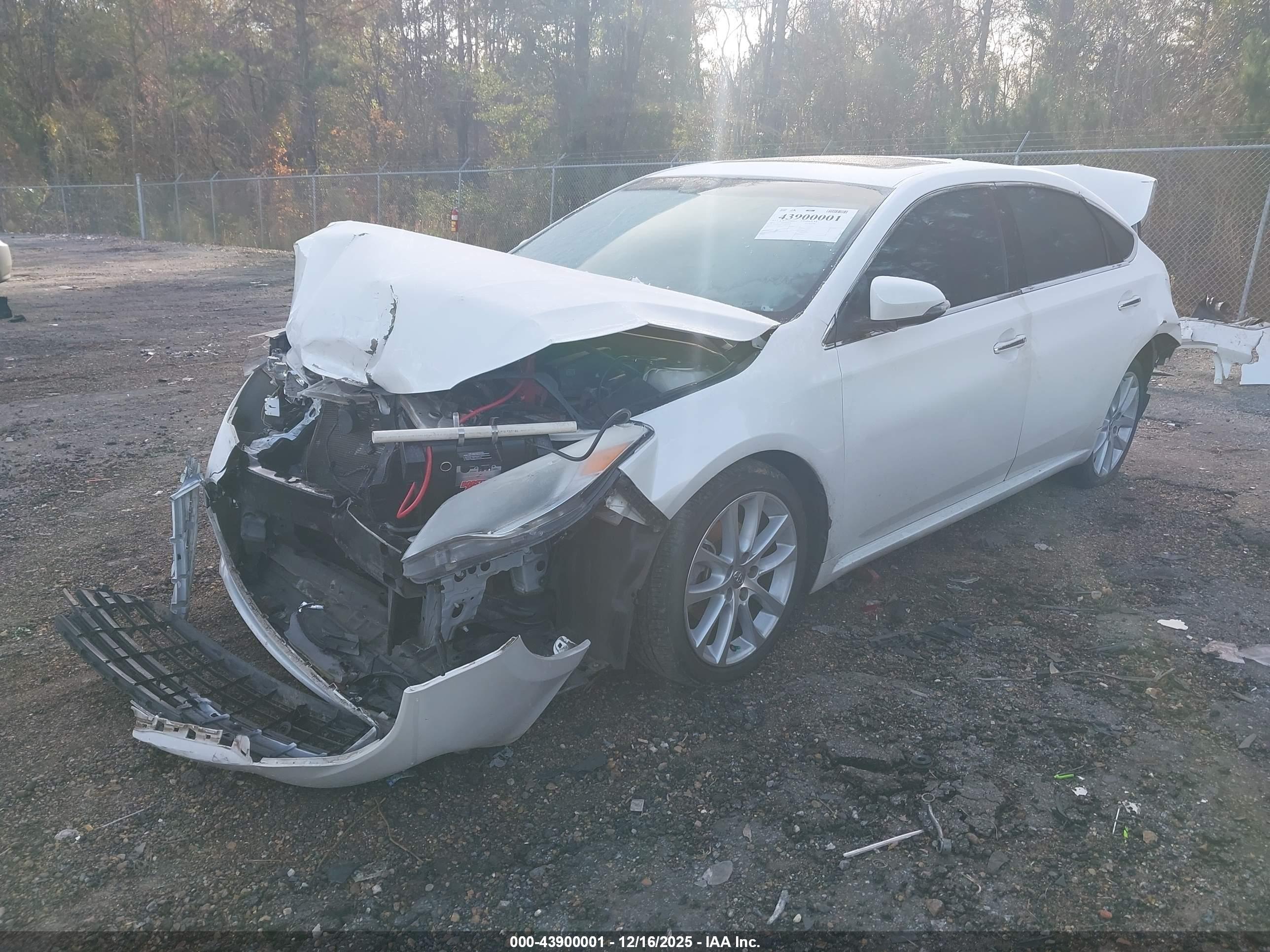 TOYOTA AVALON image 2