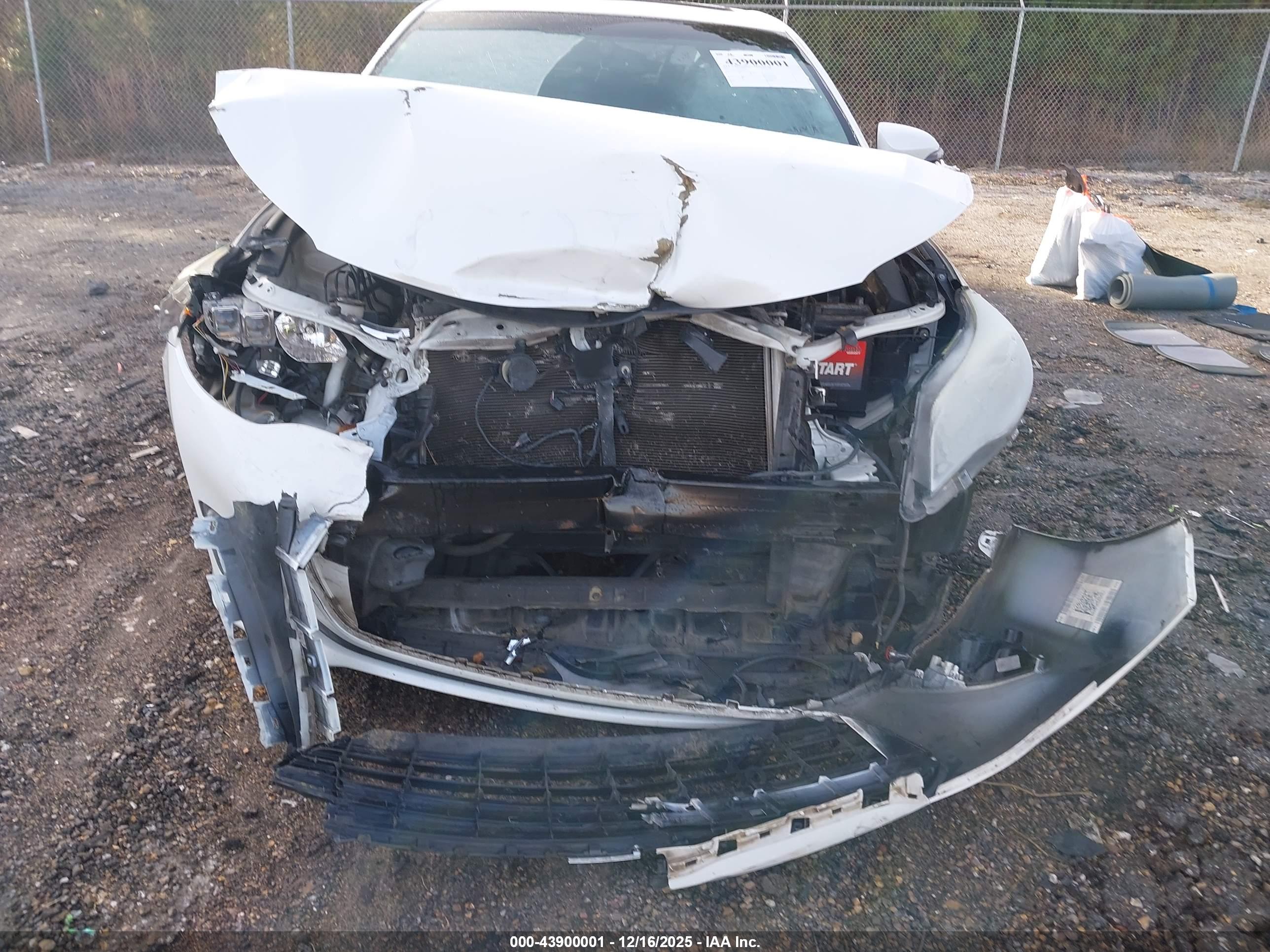 TOYOTA AVALON image 6