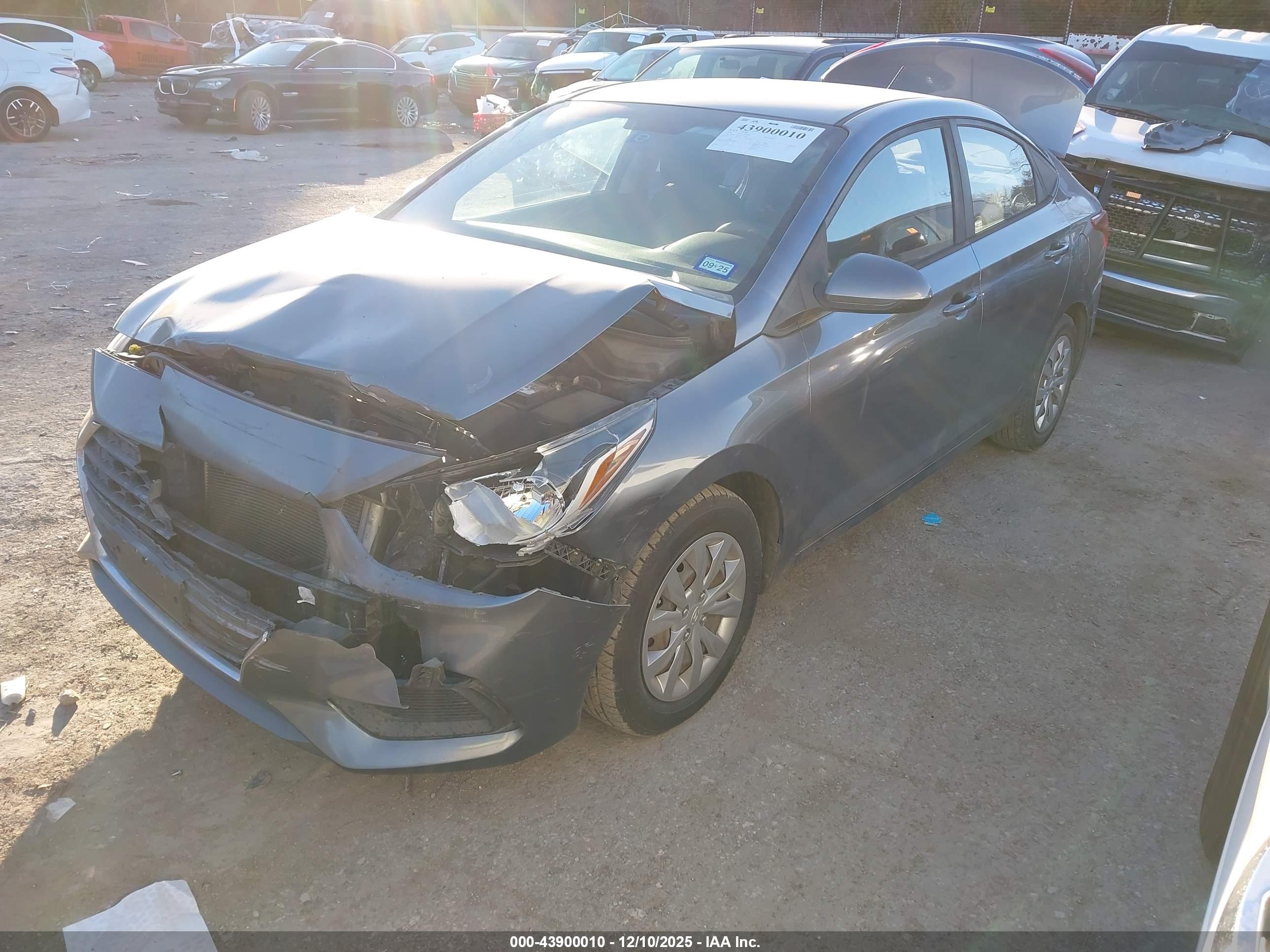 HYUNDAI ACCENT image 2