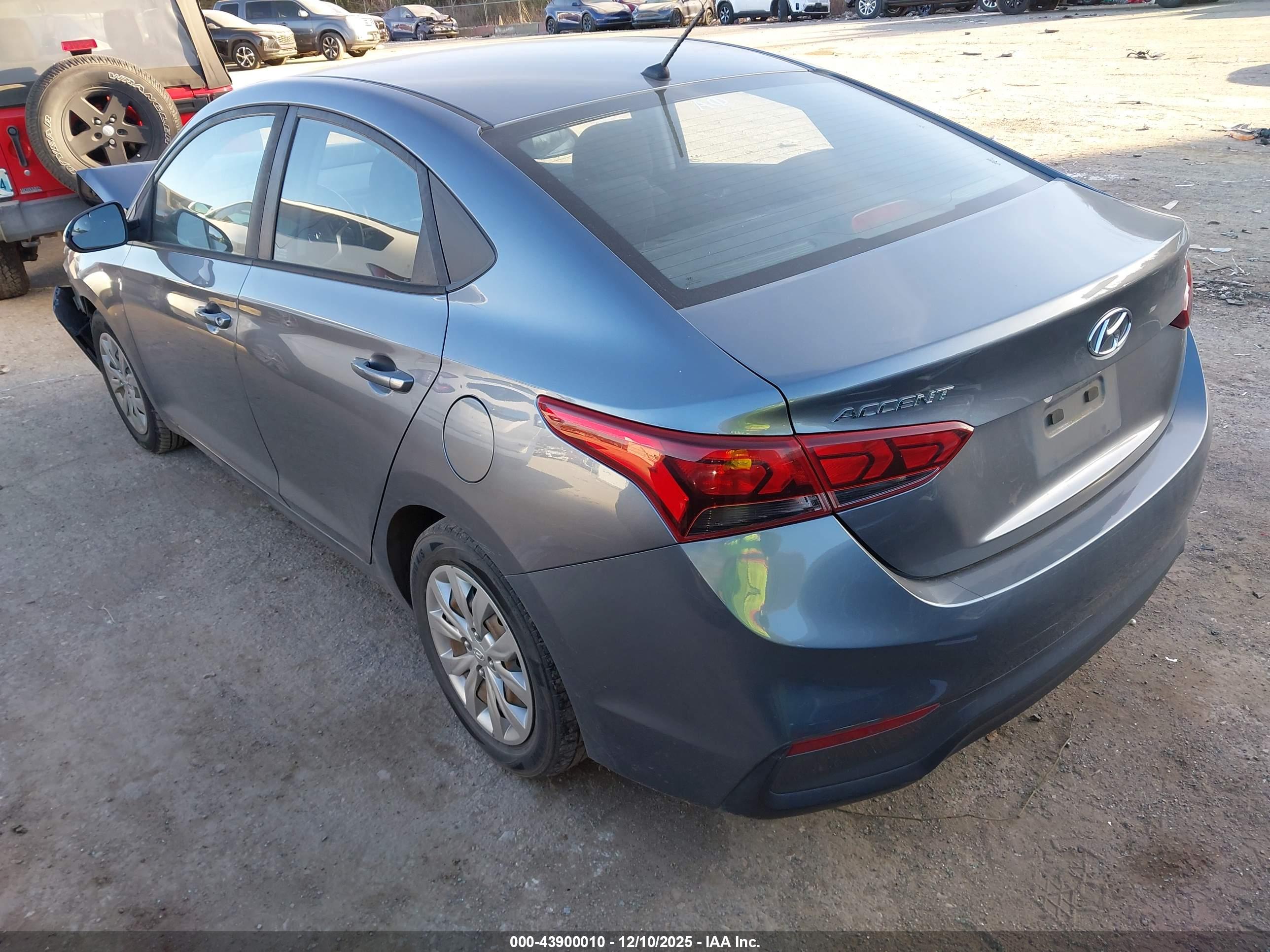 HYUNDAI ACCENT image 3