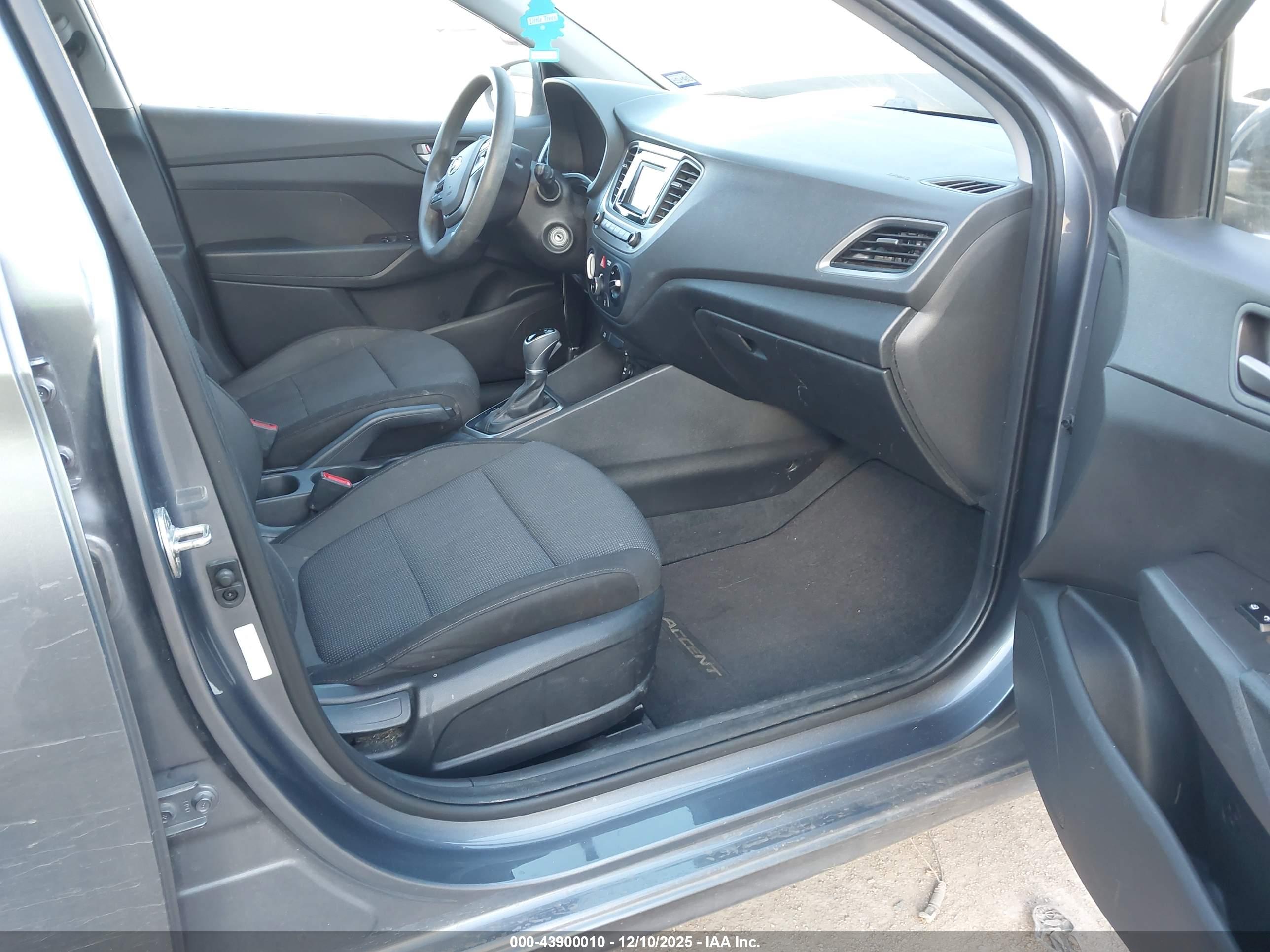 HYUNDAI ACCENT image 5