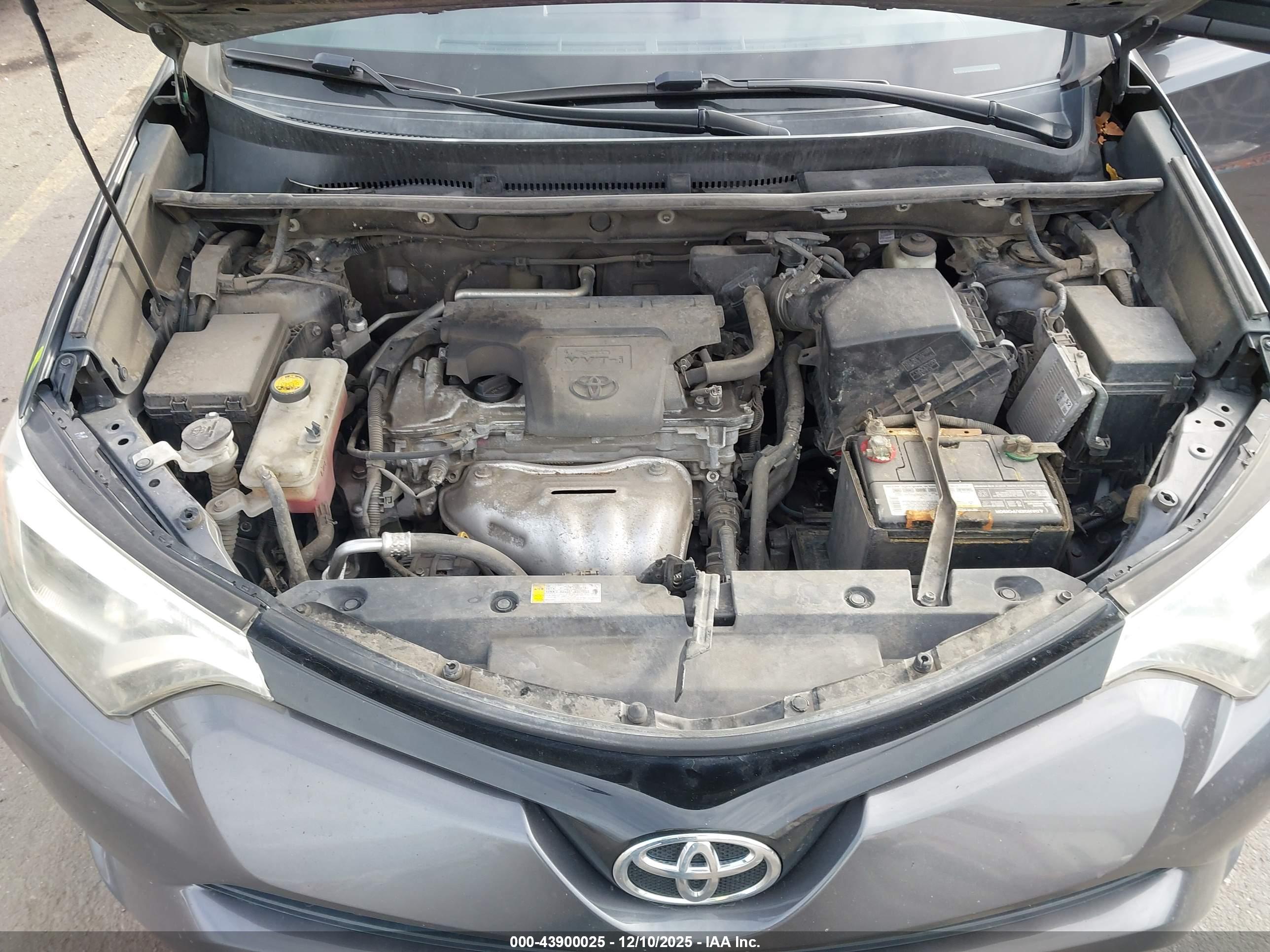 TOYOTA RAV4 image 10