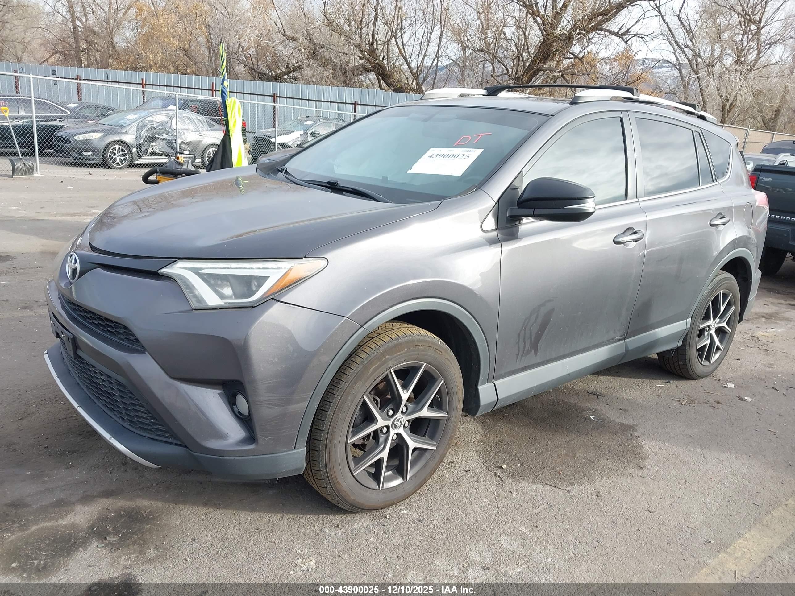 TOYOTA RAV4 image 2
