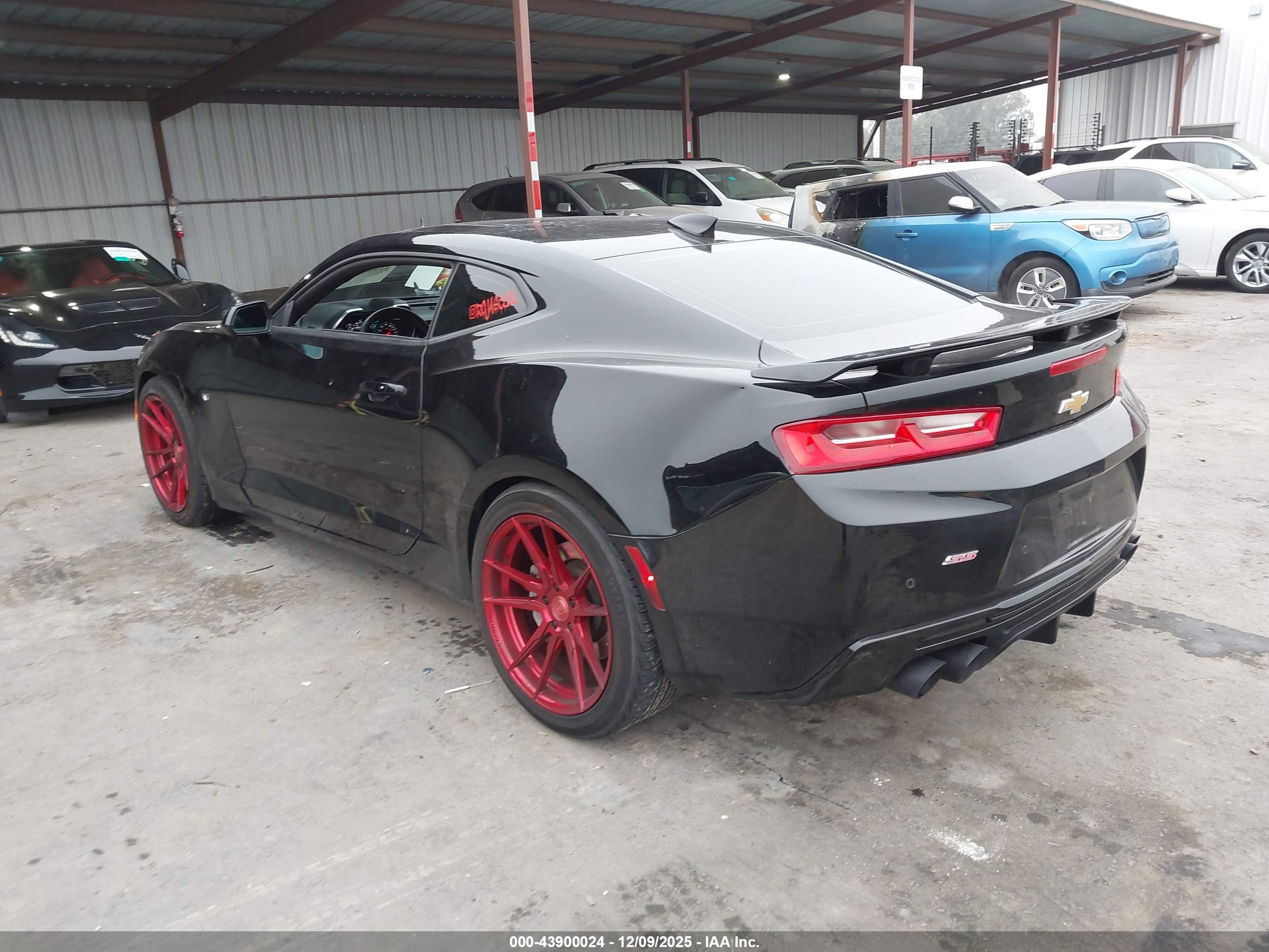 CHEVROLET CAMARO image 3