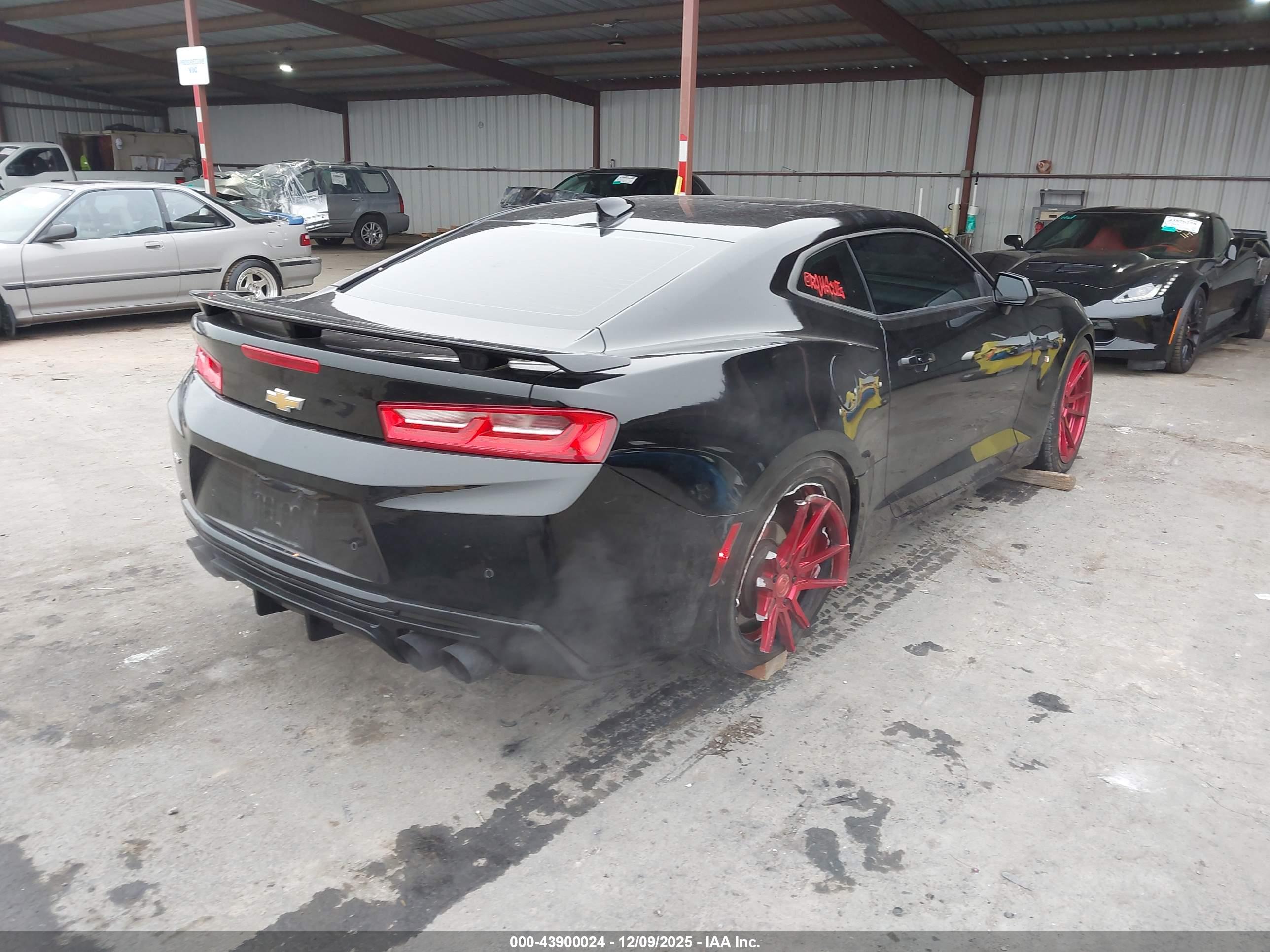 CHEVROLET CAMARO image 4