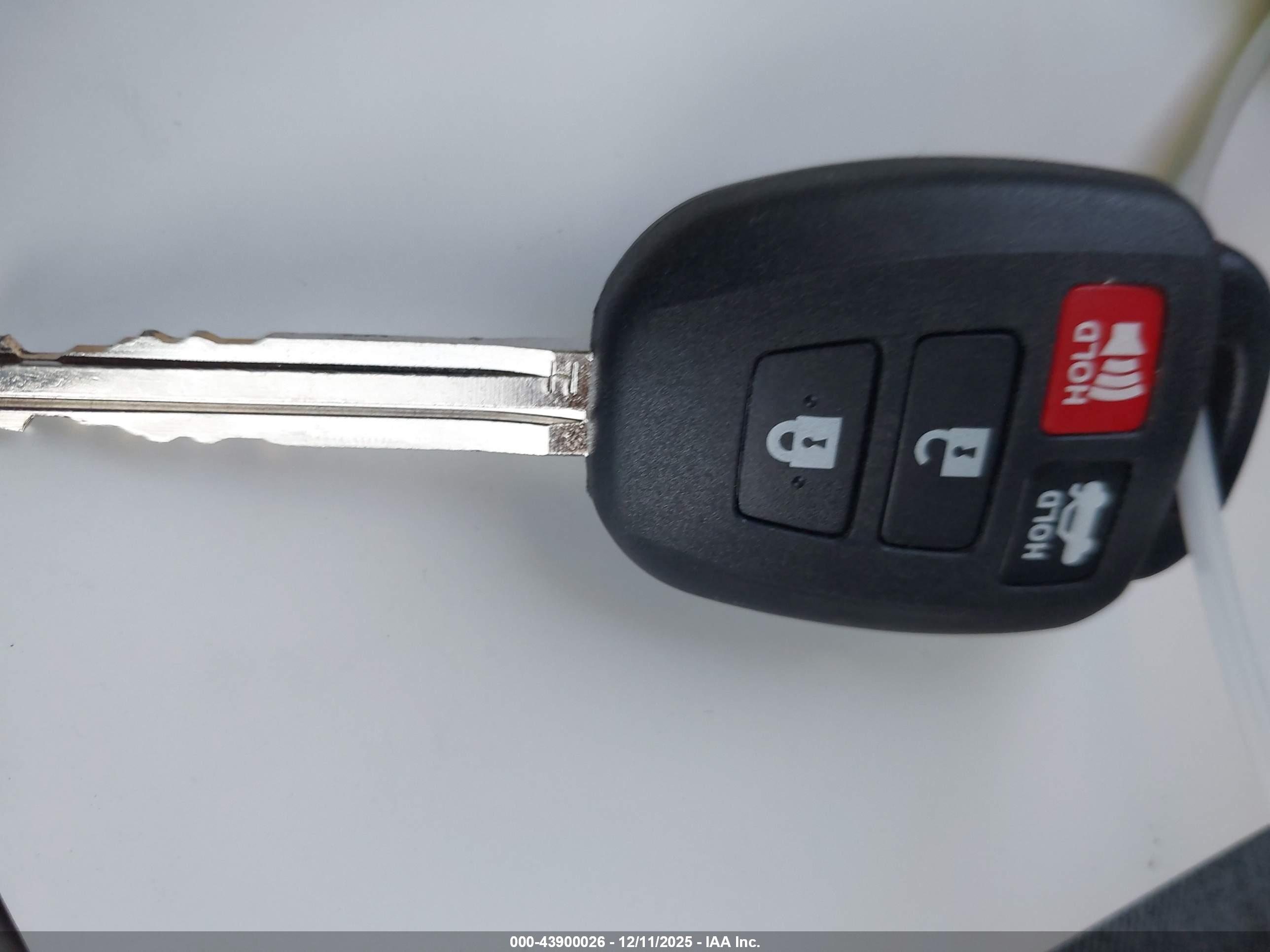 TOYOTA CAMRY image 11