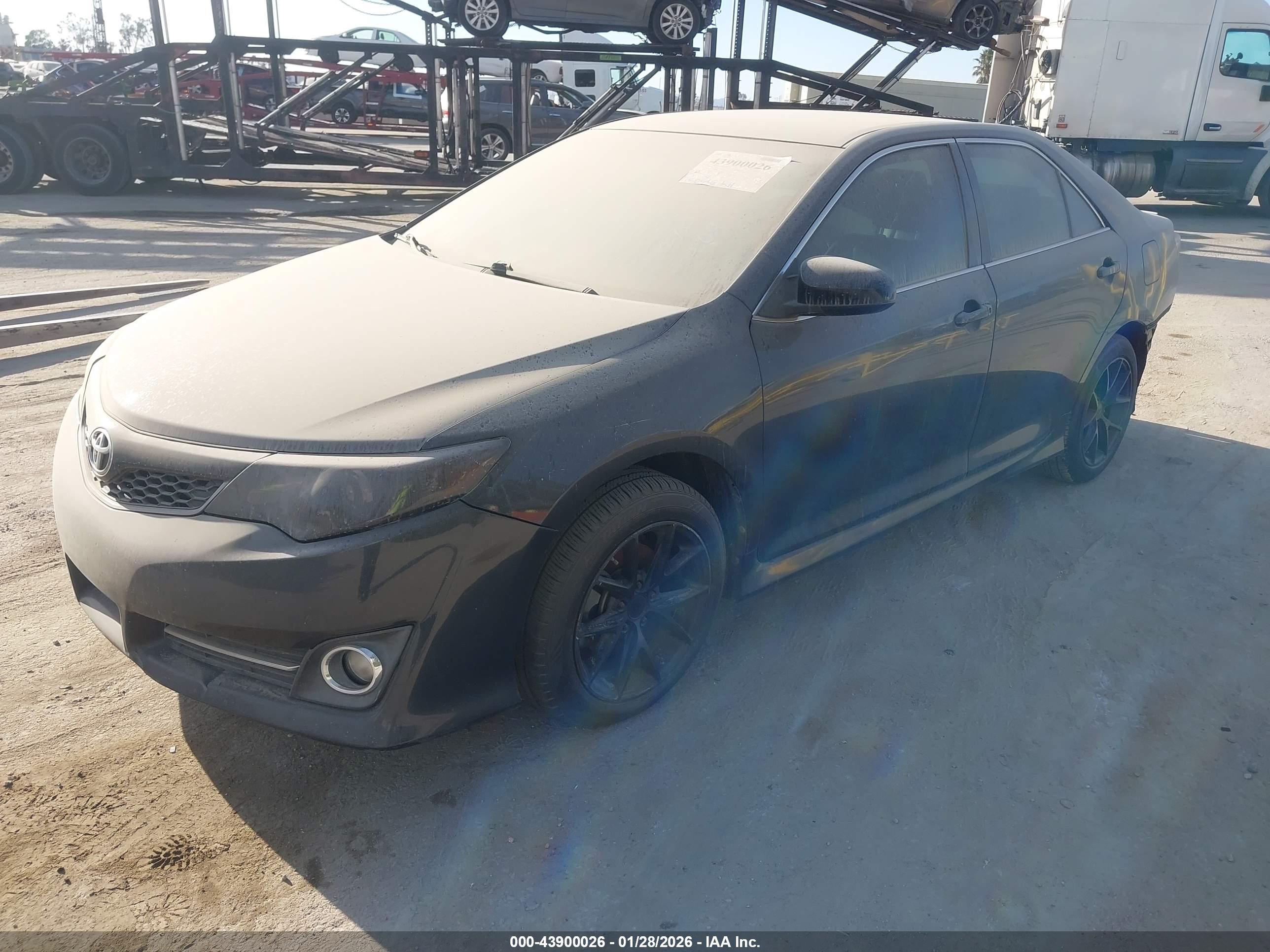 TOYOTA CAMRY image 2