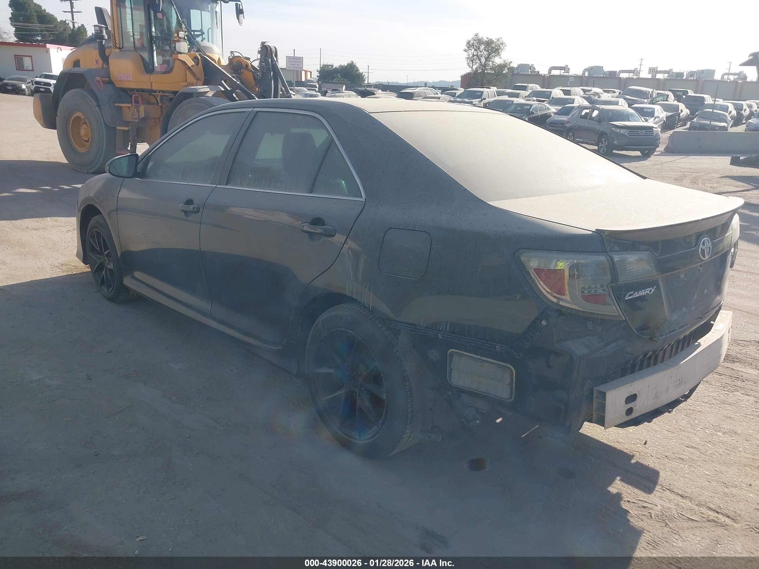 TOYOTA CAMRY image 3