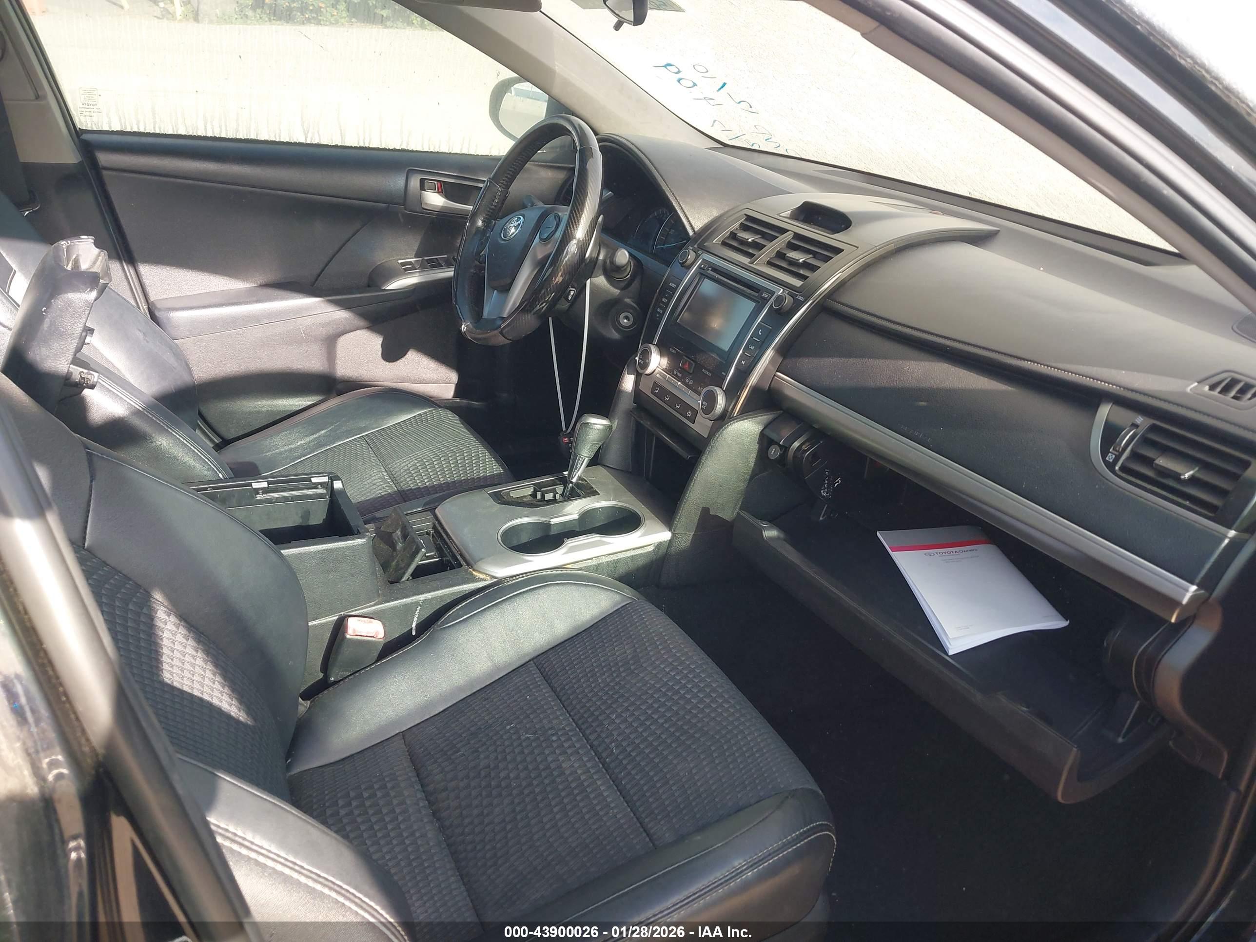 TOYOTA CAMRY image 5