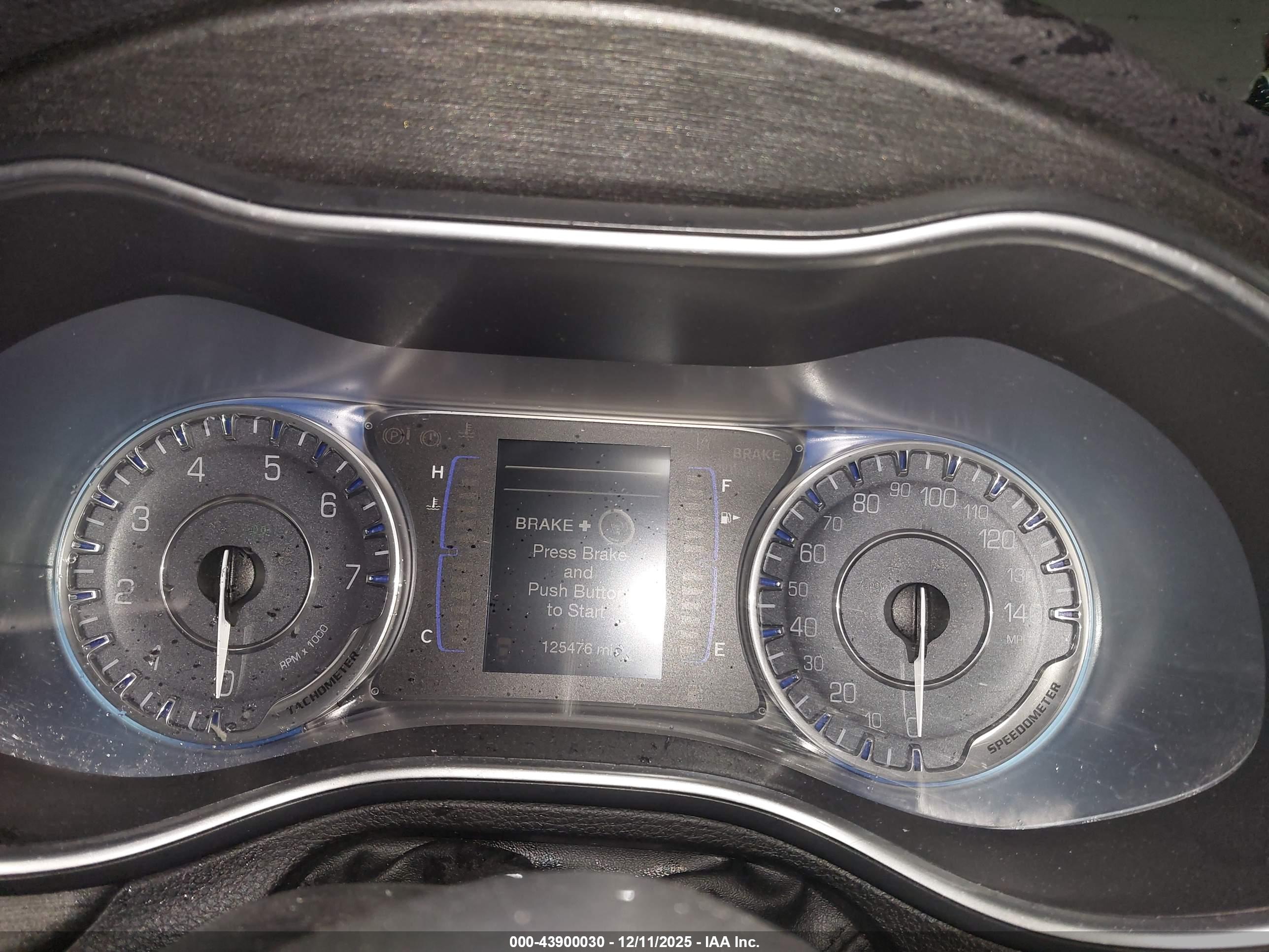 CHRYSLER 200 image 7