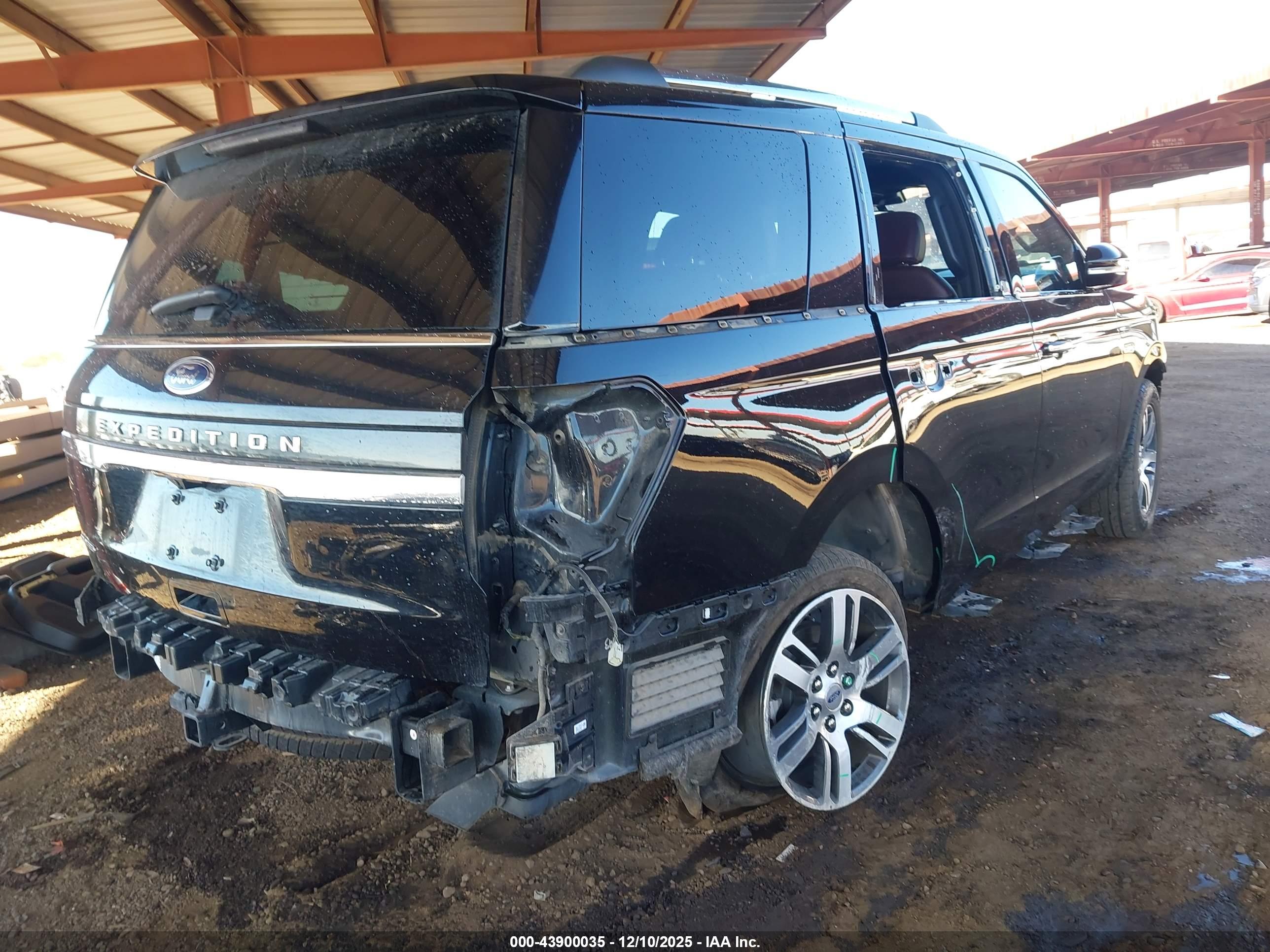 FORD EXPEDITION image 4