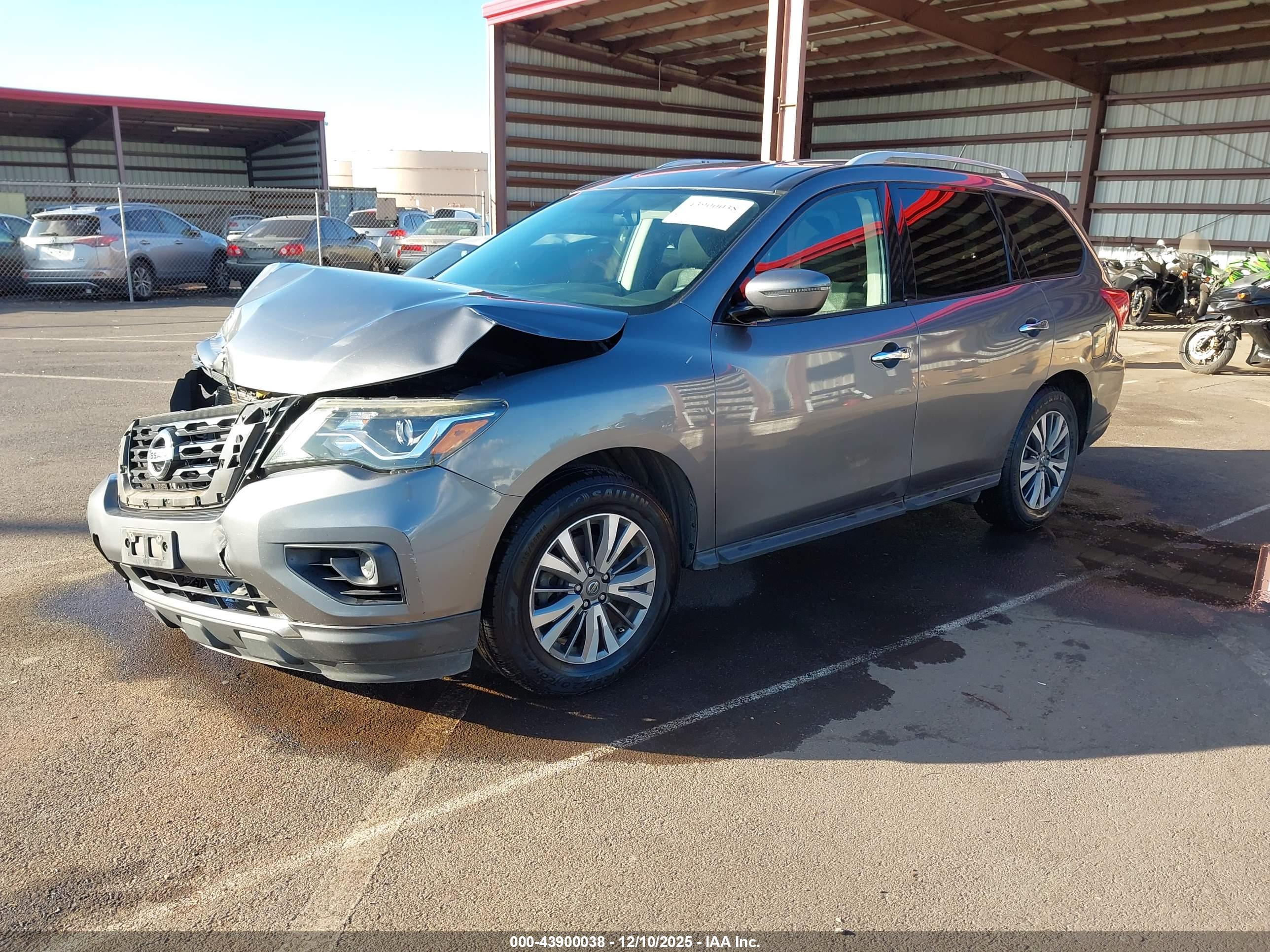 NISSAN PATHFINDER image 2