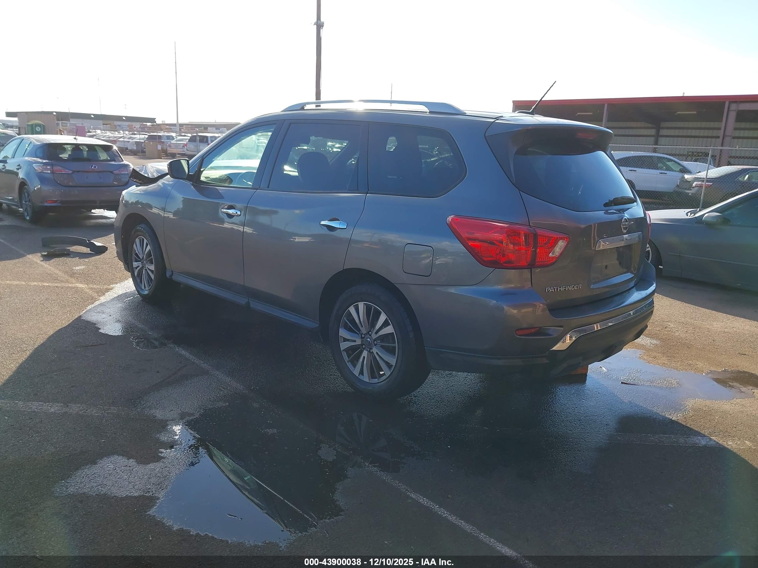 NISSAN PATHFINDER image 3