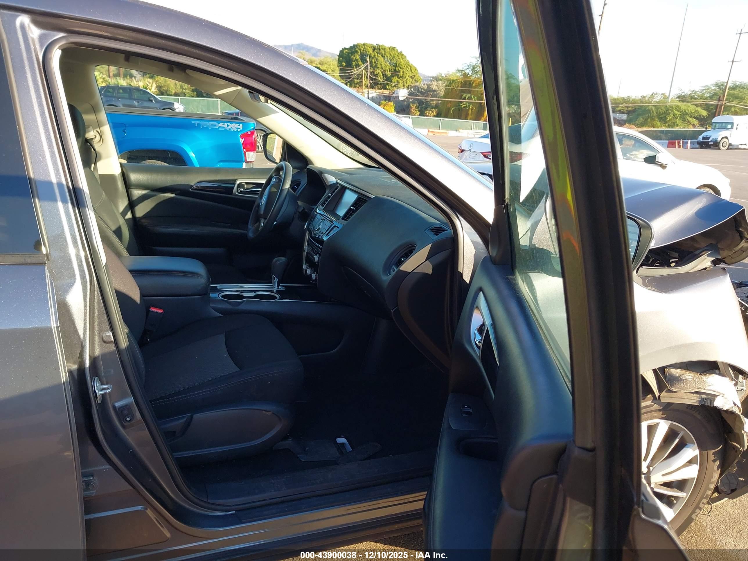 NISSAN PATHFINDER image 5