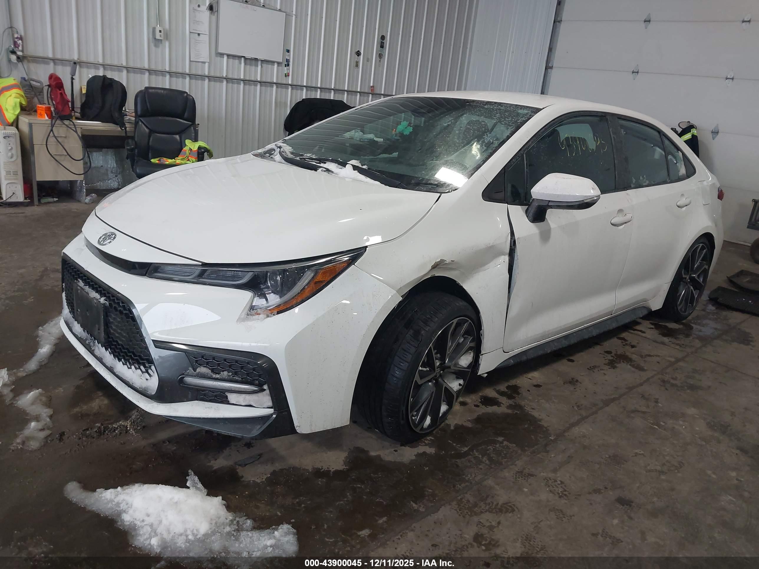 TOYOTA COROLLA image 2