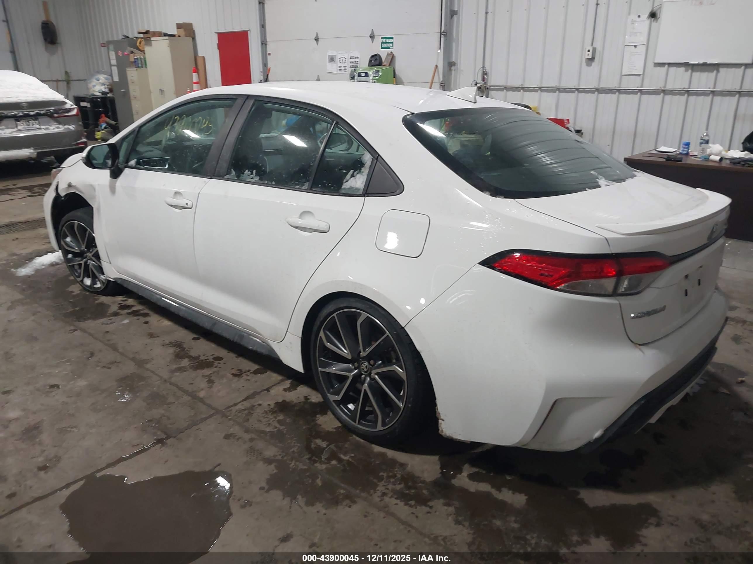 TOYOTA COROLLA image 3