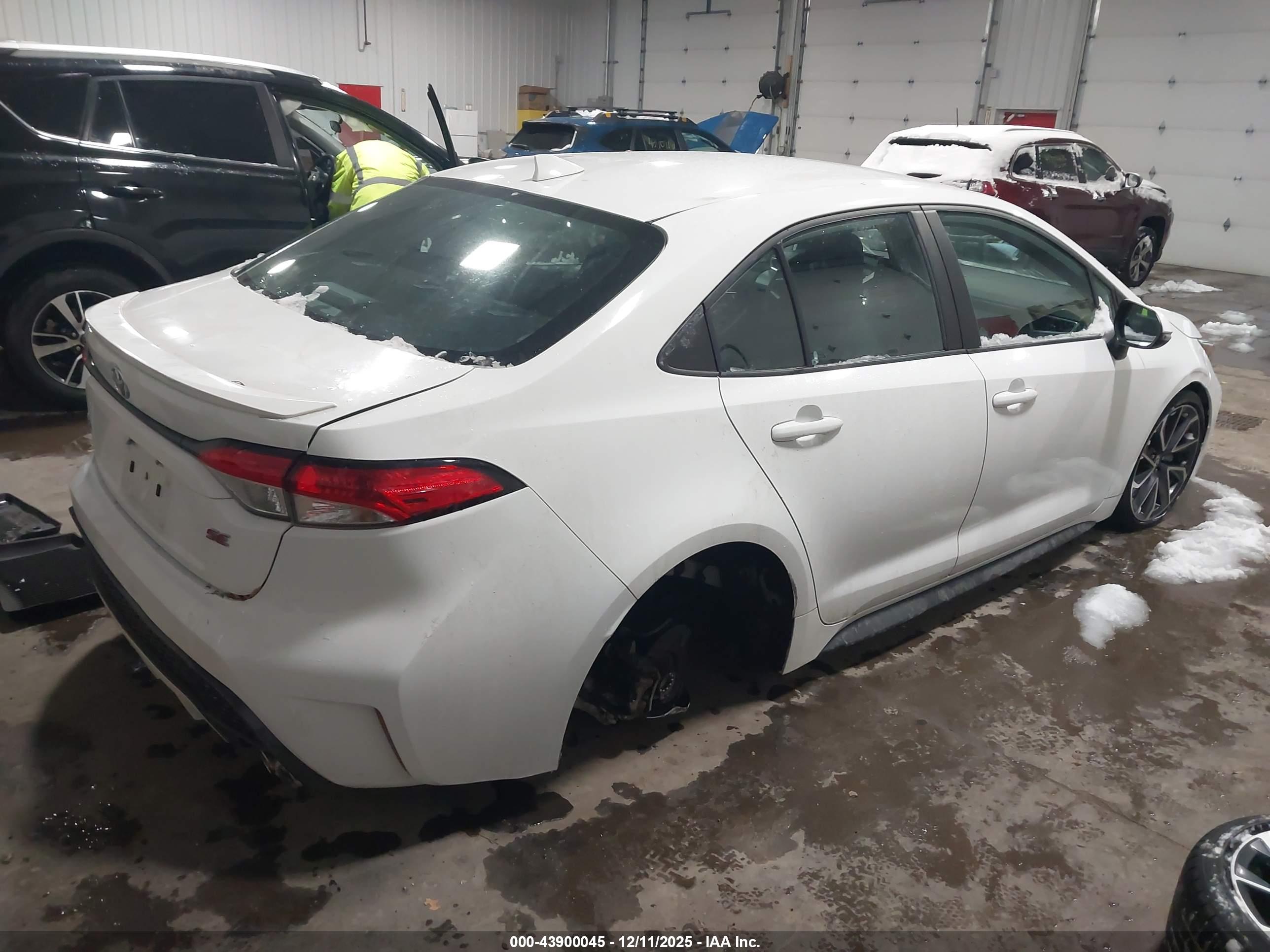 TOYOTA COROLLA image 4