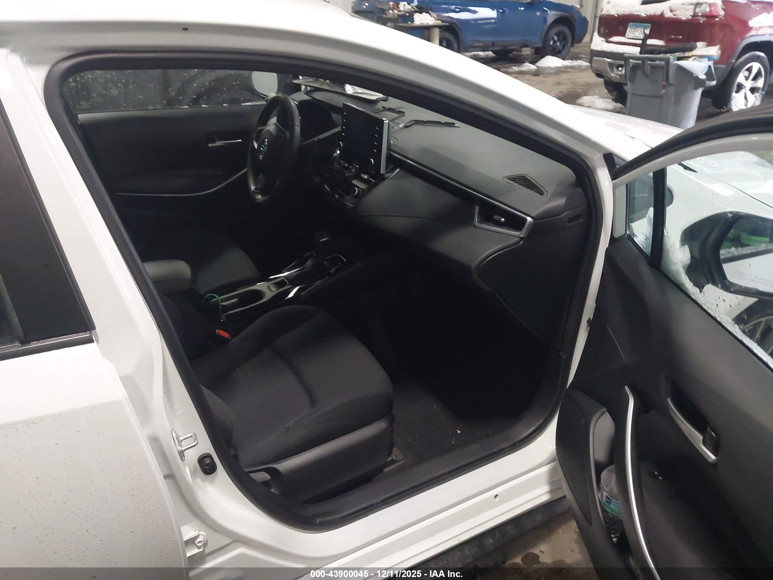 TOYOTA COROLLA image 5