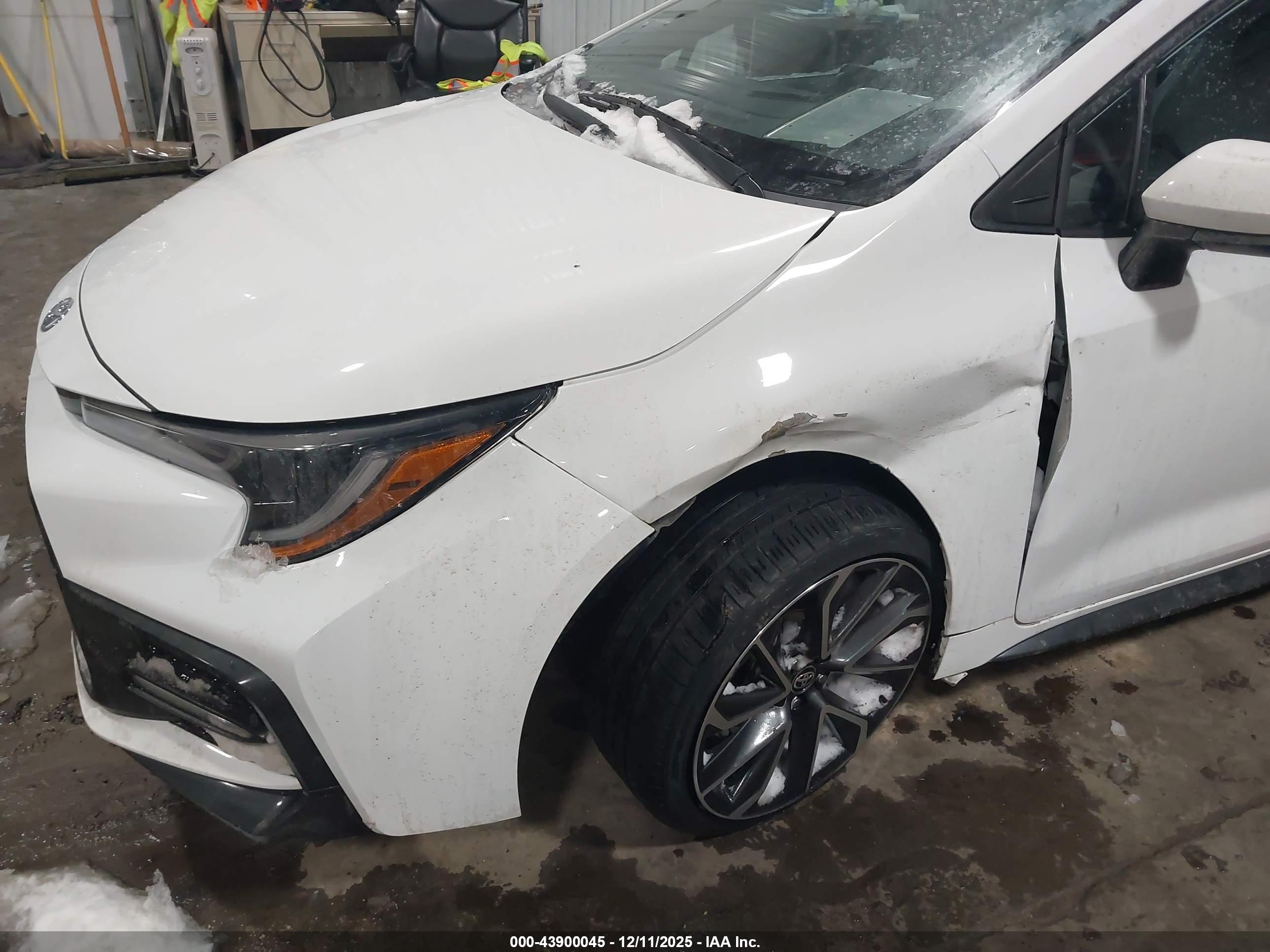 TOYOTA COROLLA image 6