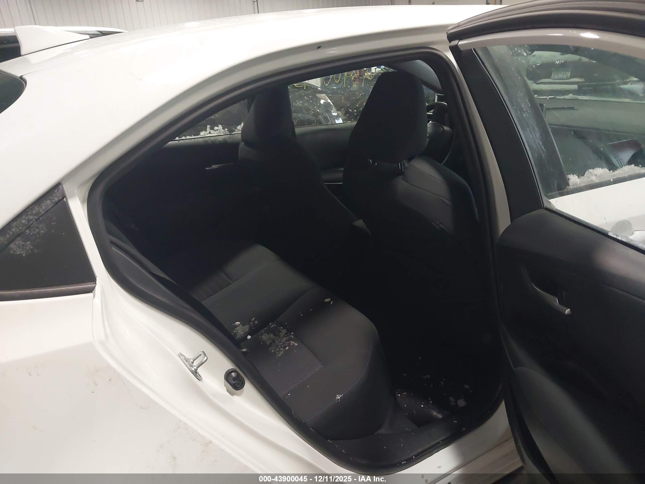 TOYOTA COROLLA image 8
