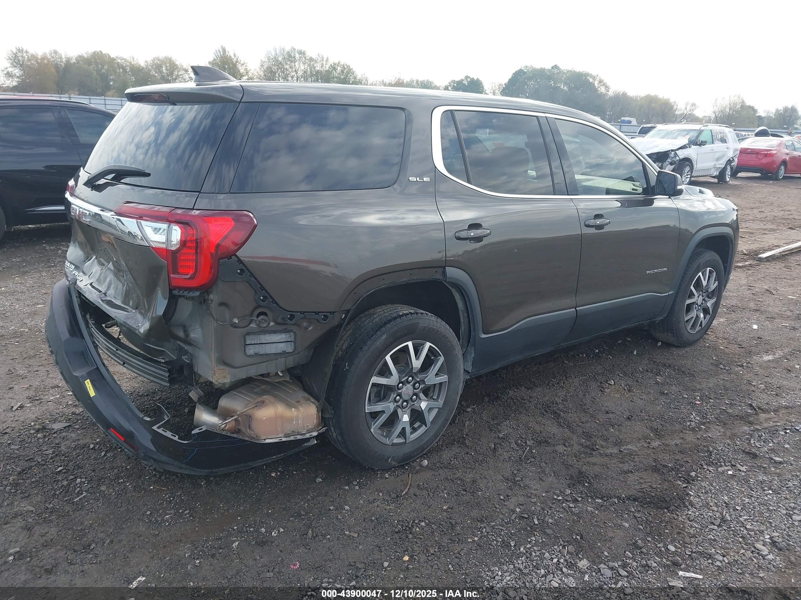 GMC ACADIA image 4