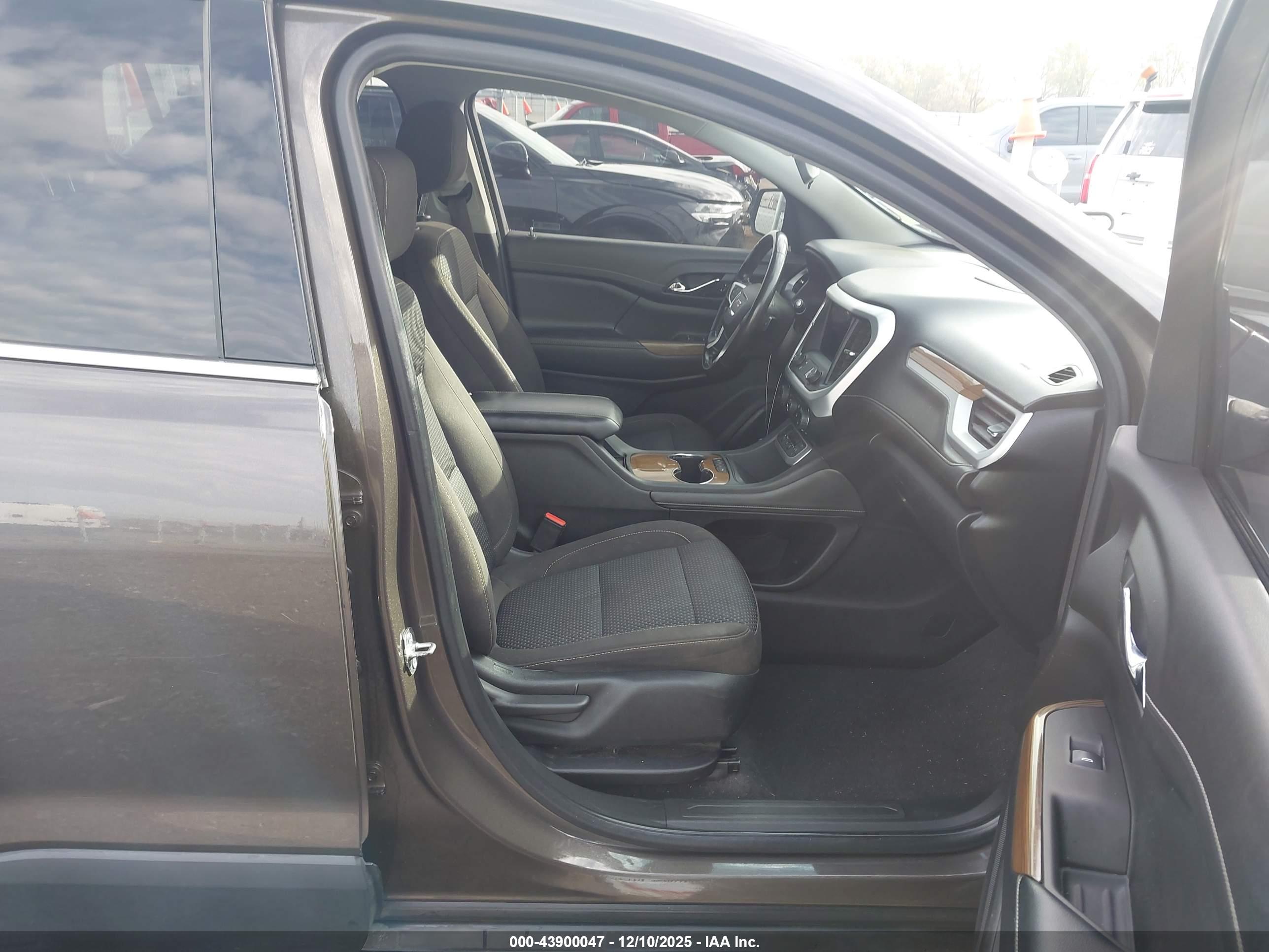 GMC ACADIA image 5