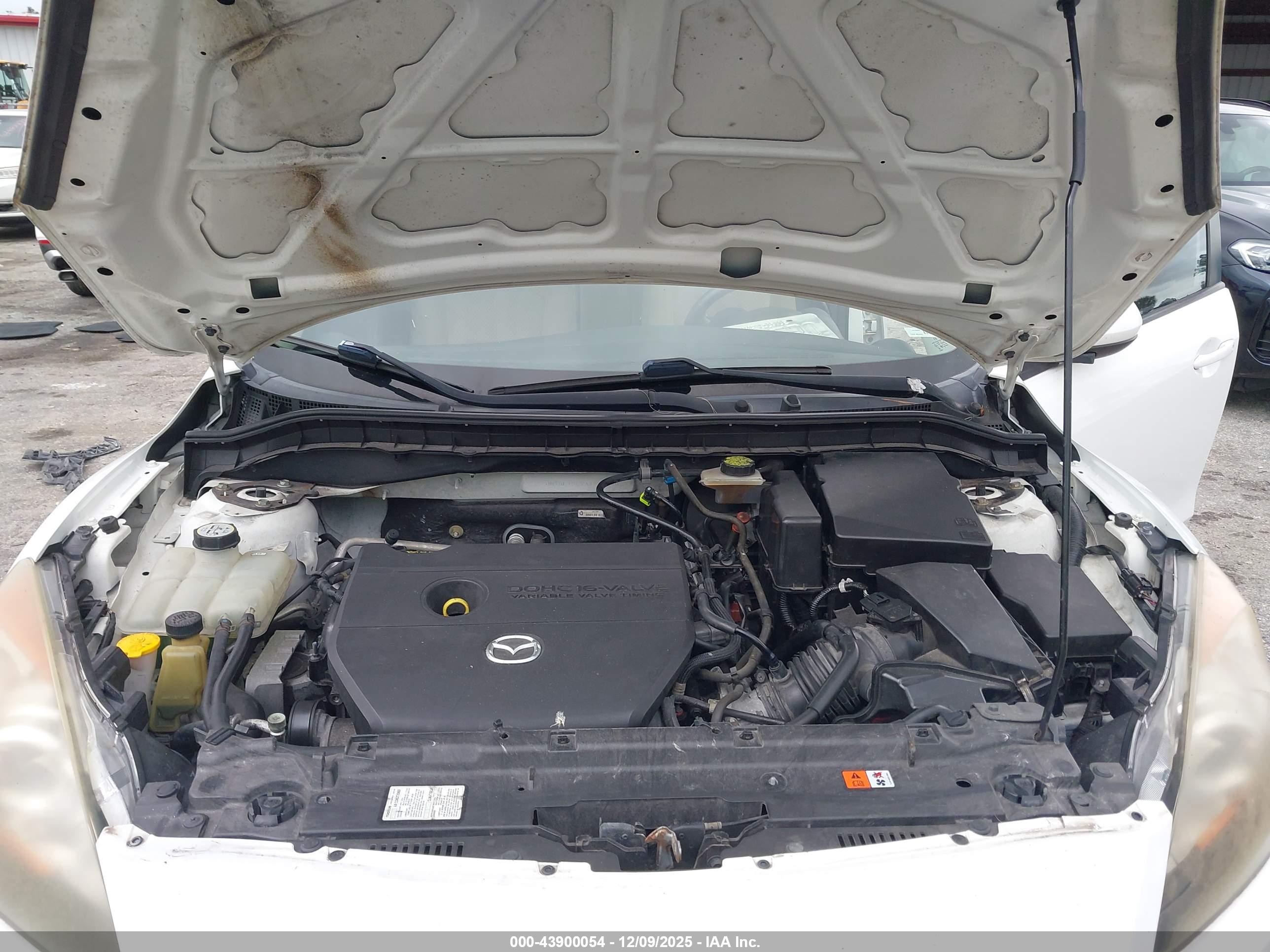 MAZDA MAZDA3 image 10