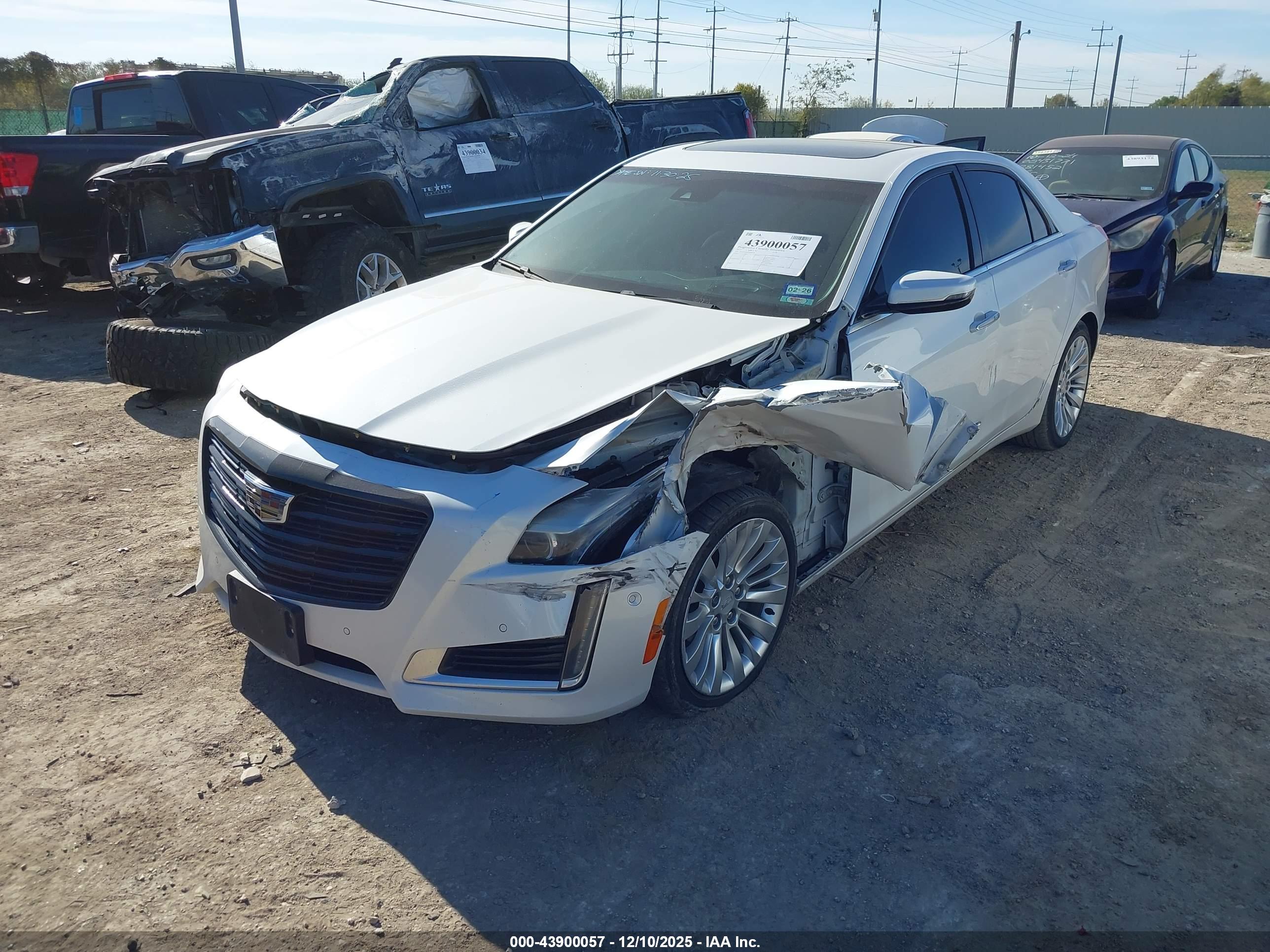CADILLAC CTS image 2