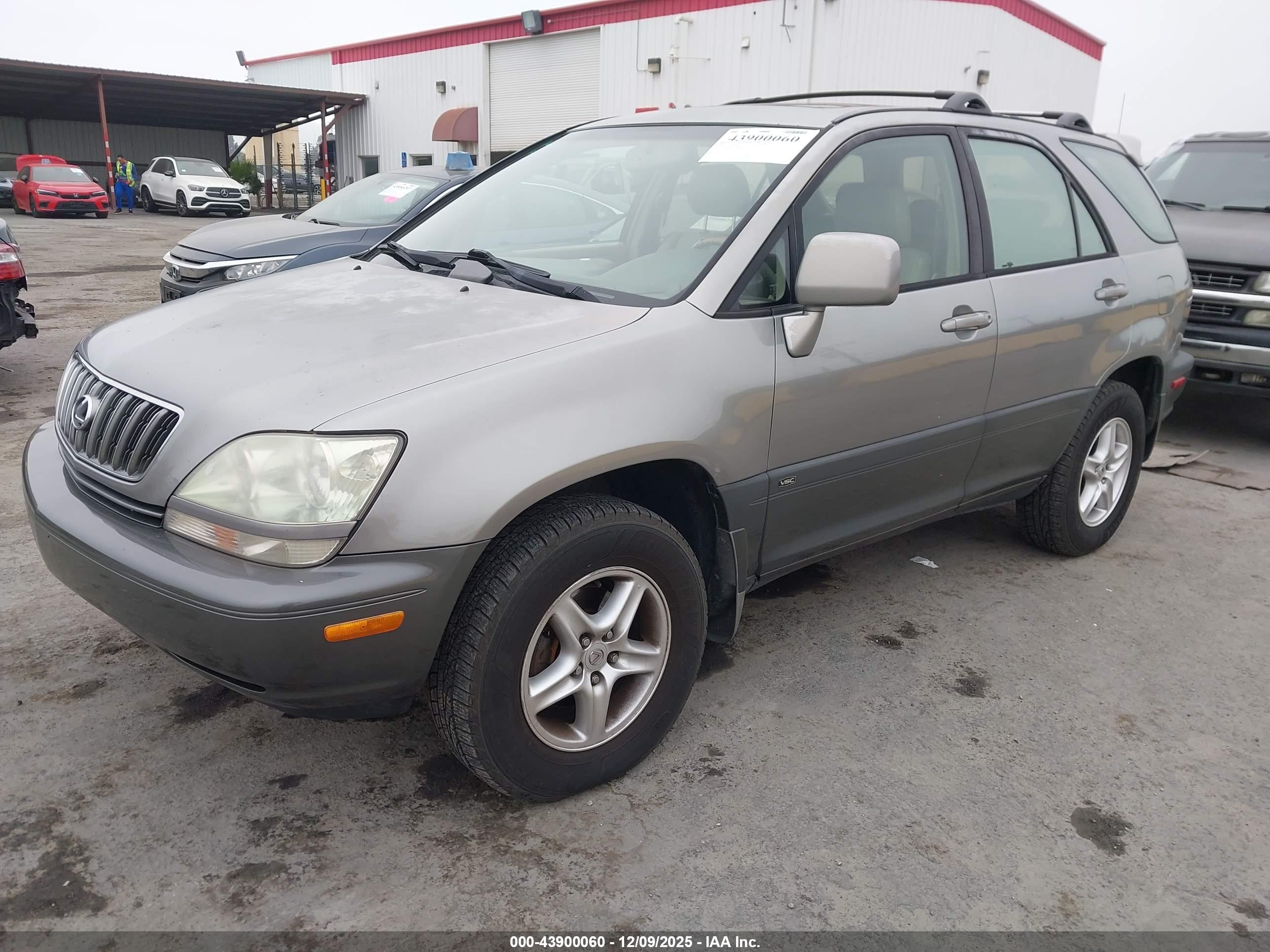 LEXUS RX image 2