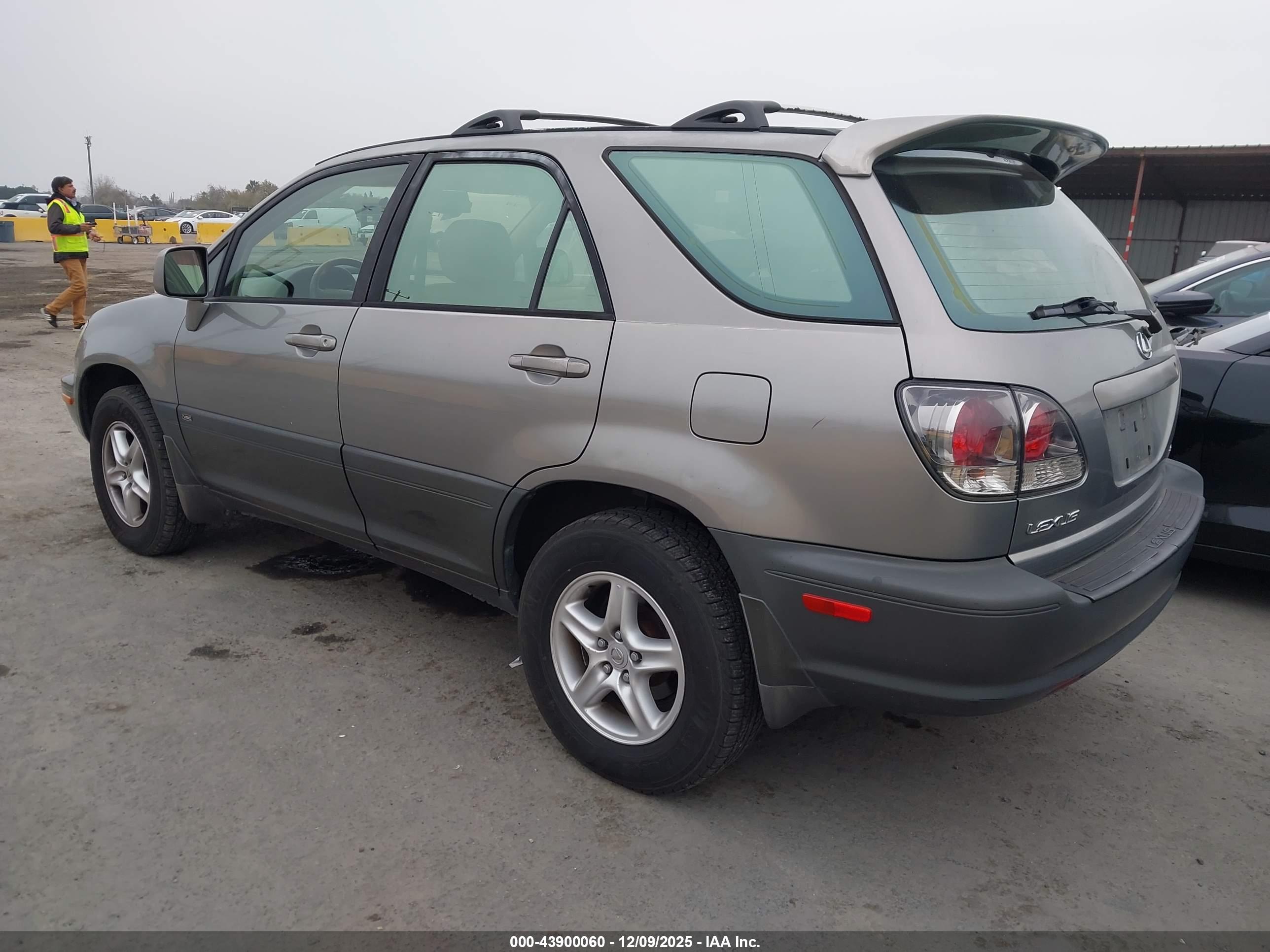 LEXUS RX image 3