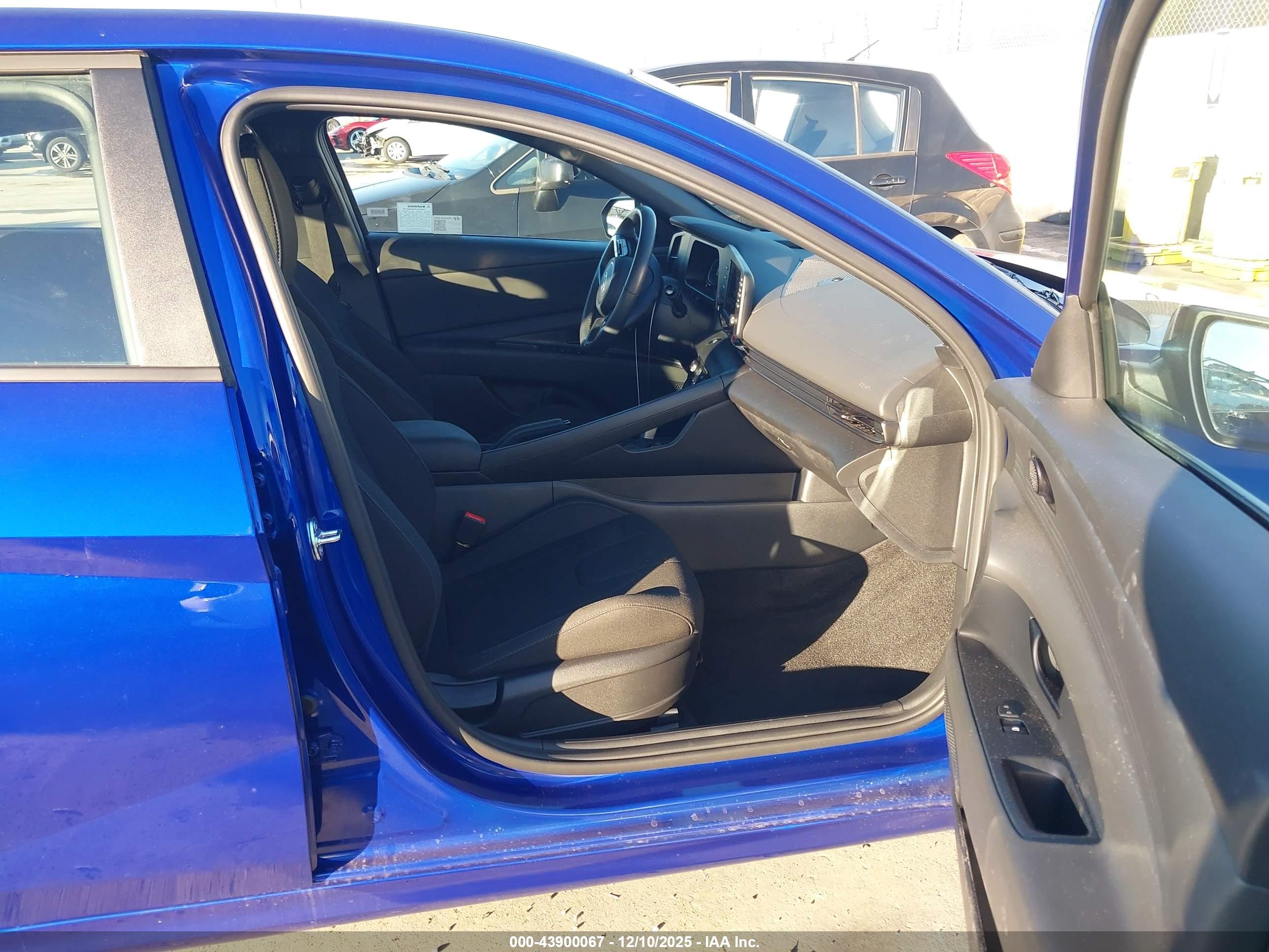 HYUNDAI ELANTRA image 5
