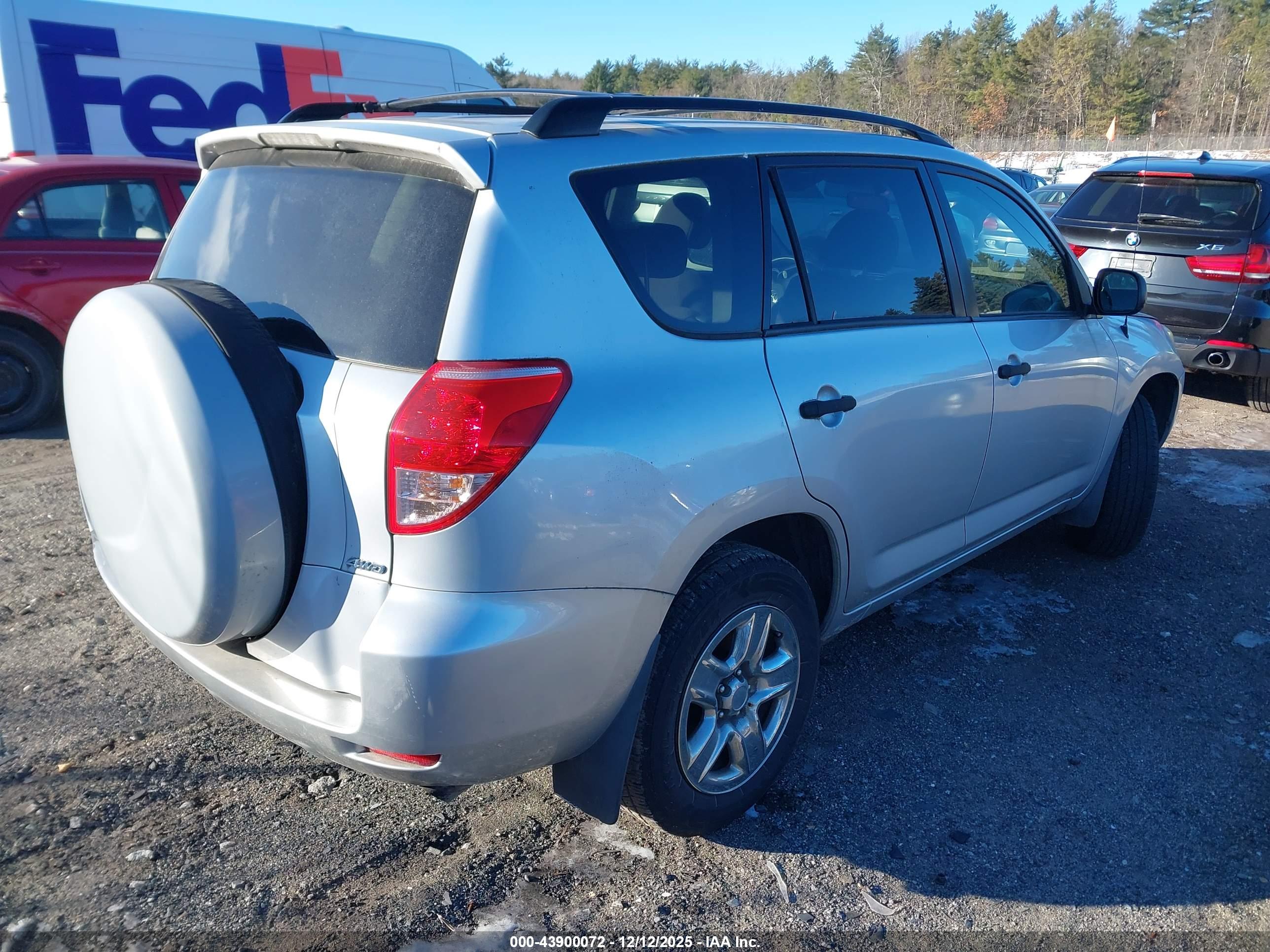 TOYOTA RAV4 image 4