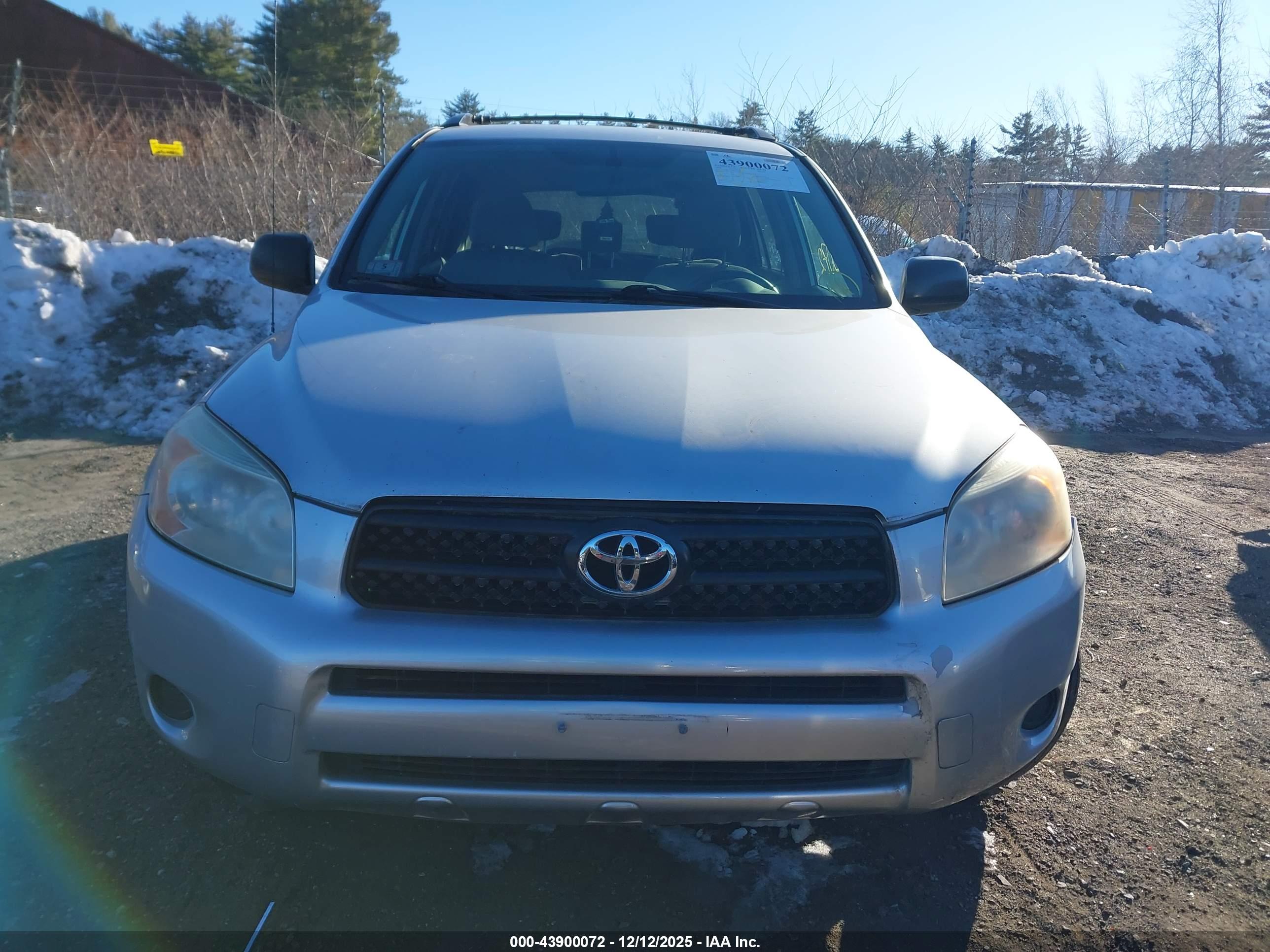 TOYOTA RAV4 image 6