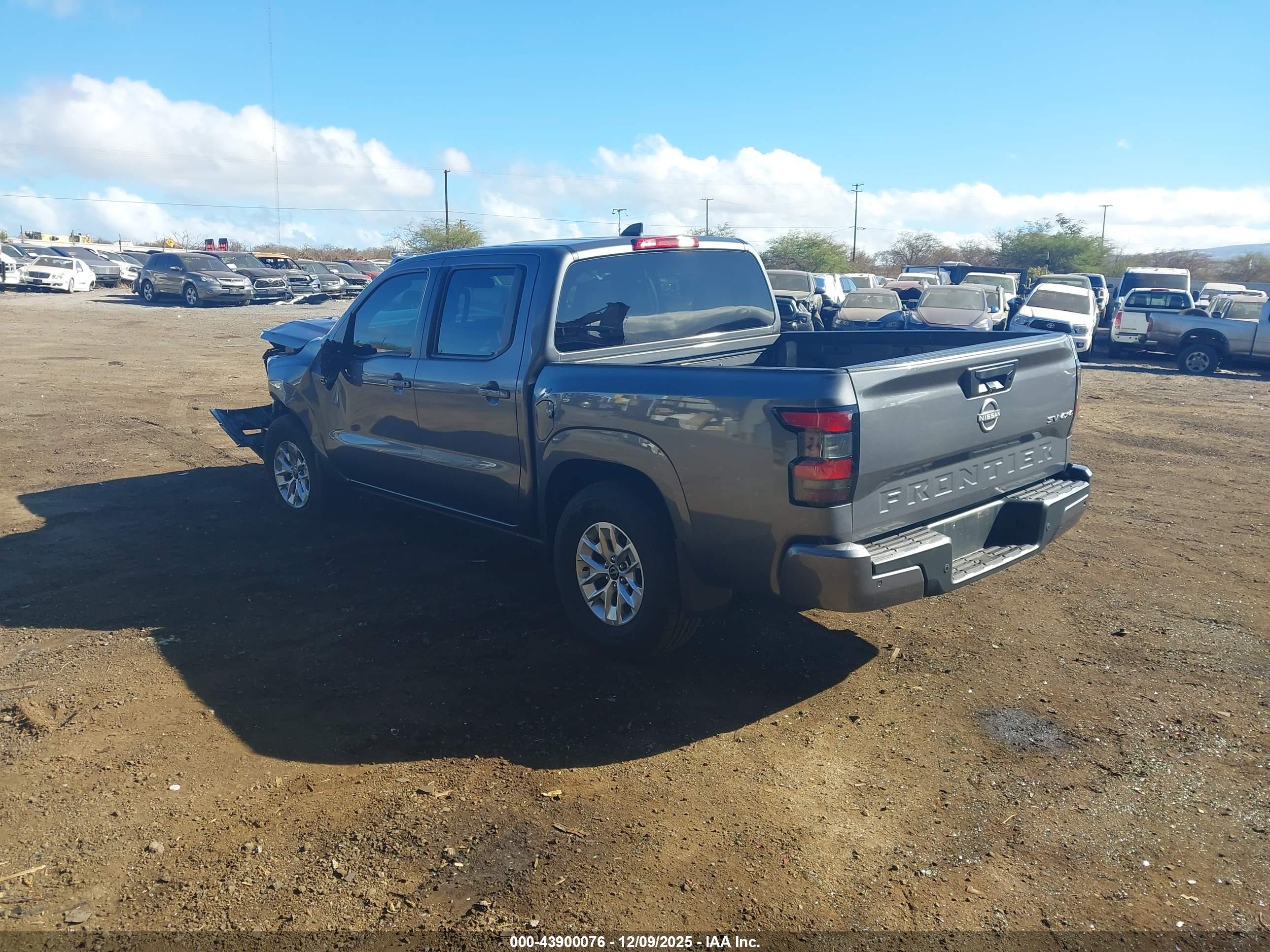 NISSAN FRONTIER image 3