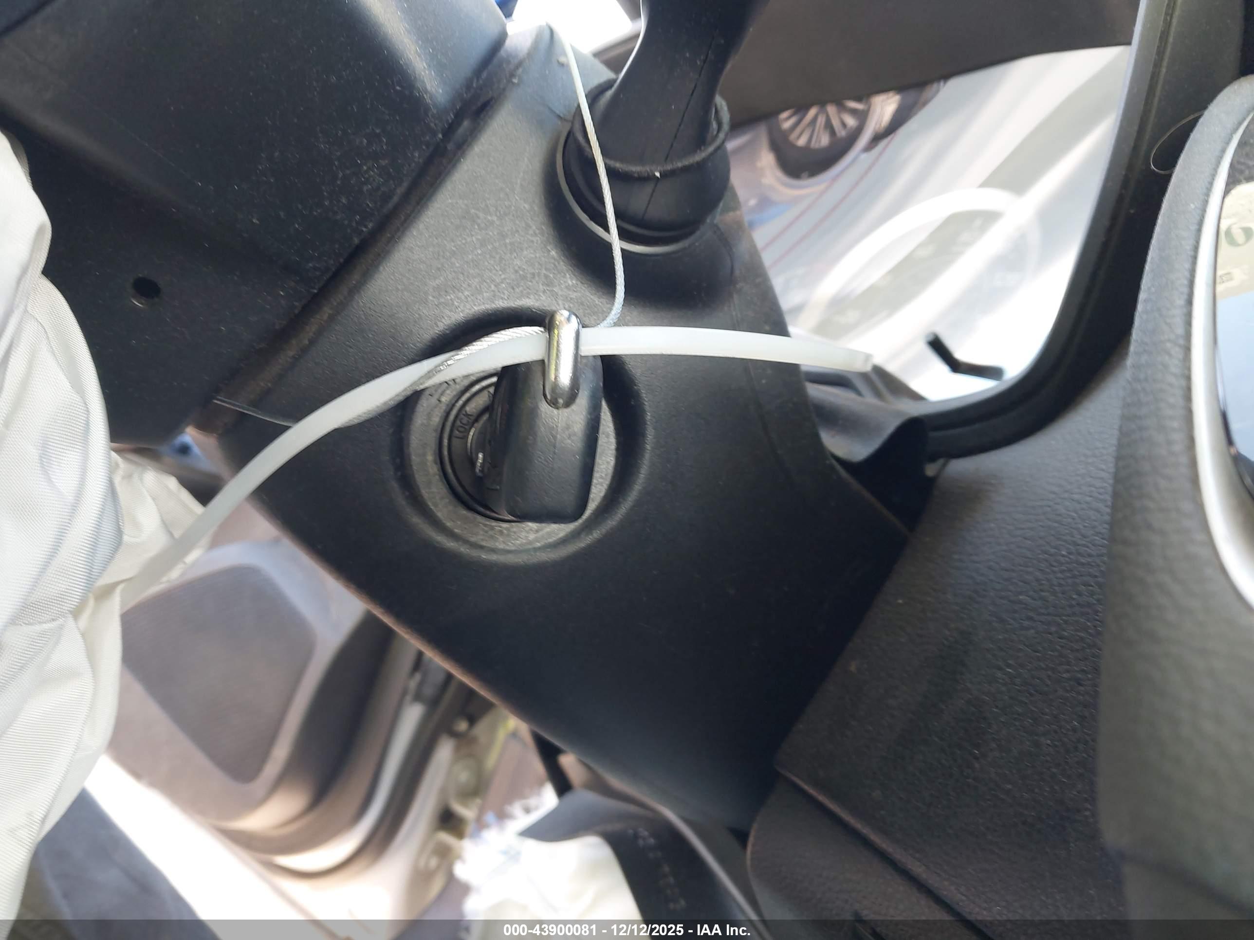 TOYOTA COROLLA image 11