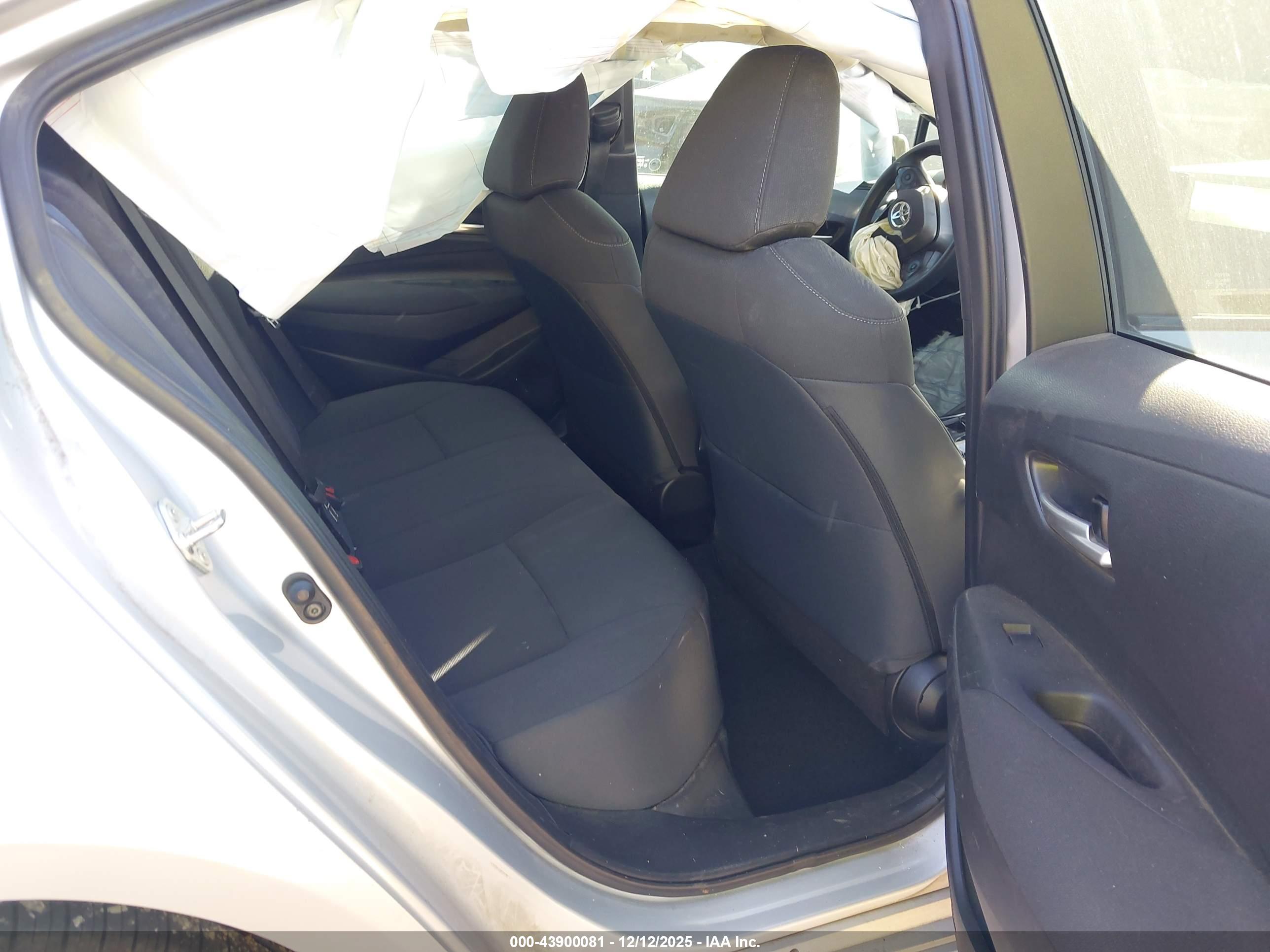 TOYOTA COROLLA image 8