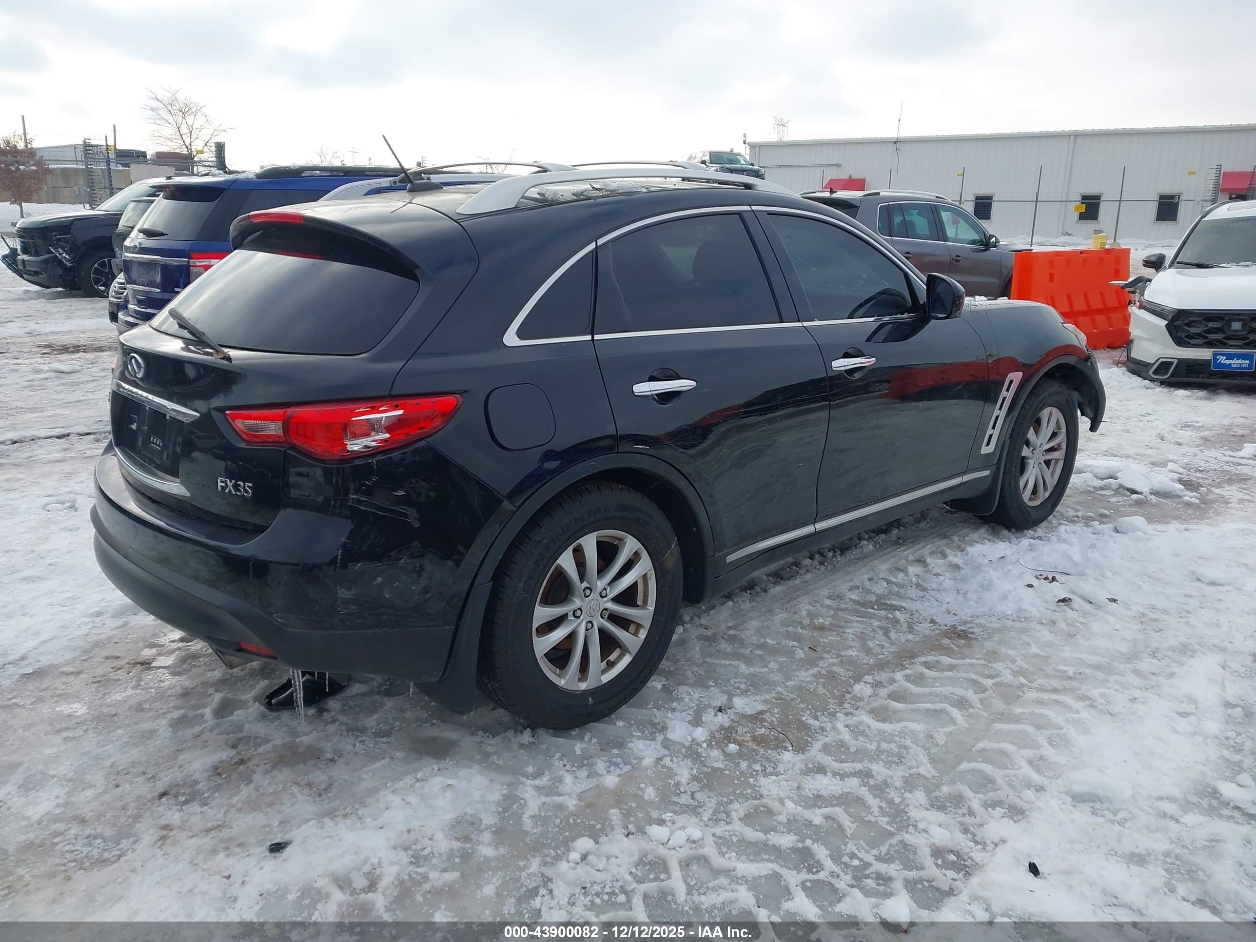 INFINITI FX35 image 4