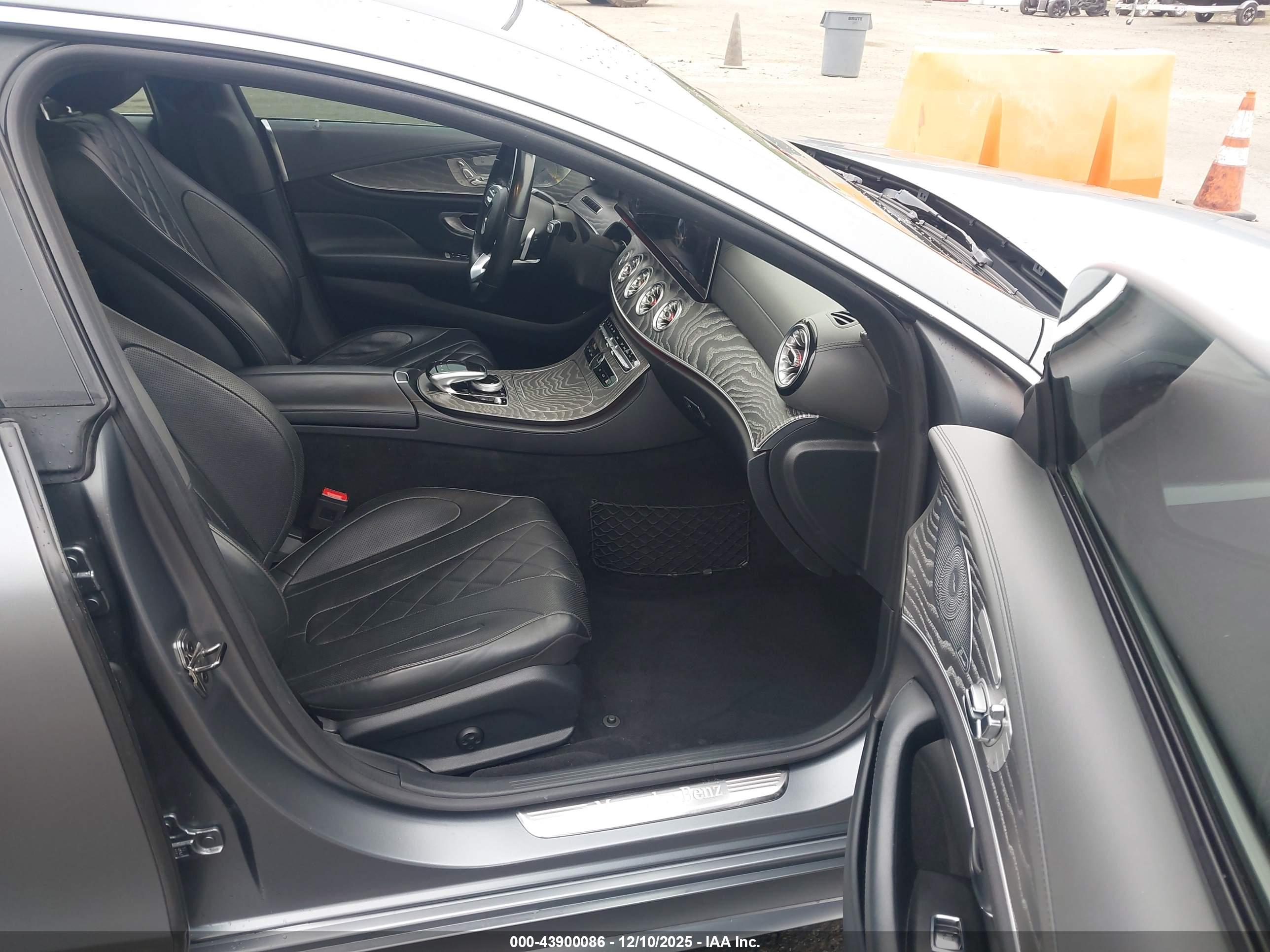 MERCEDES-BENZ CLS image 5