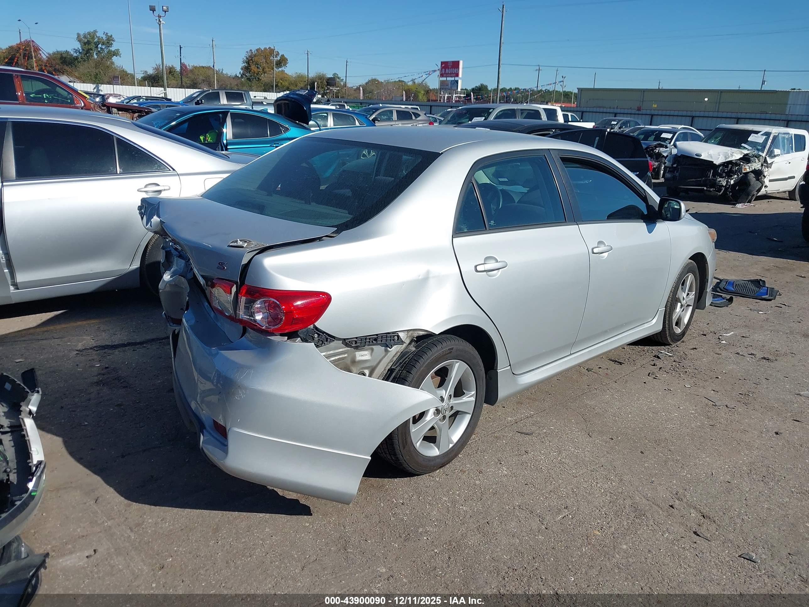 TOYOTA COROLLA image 4