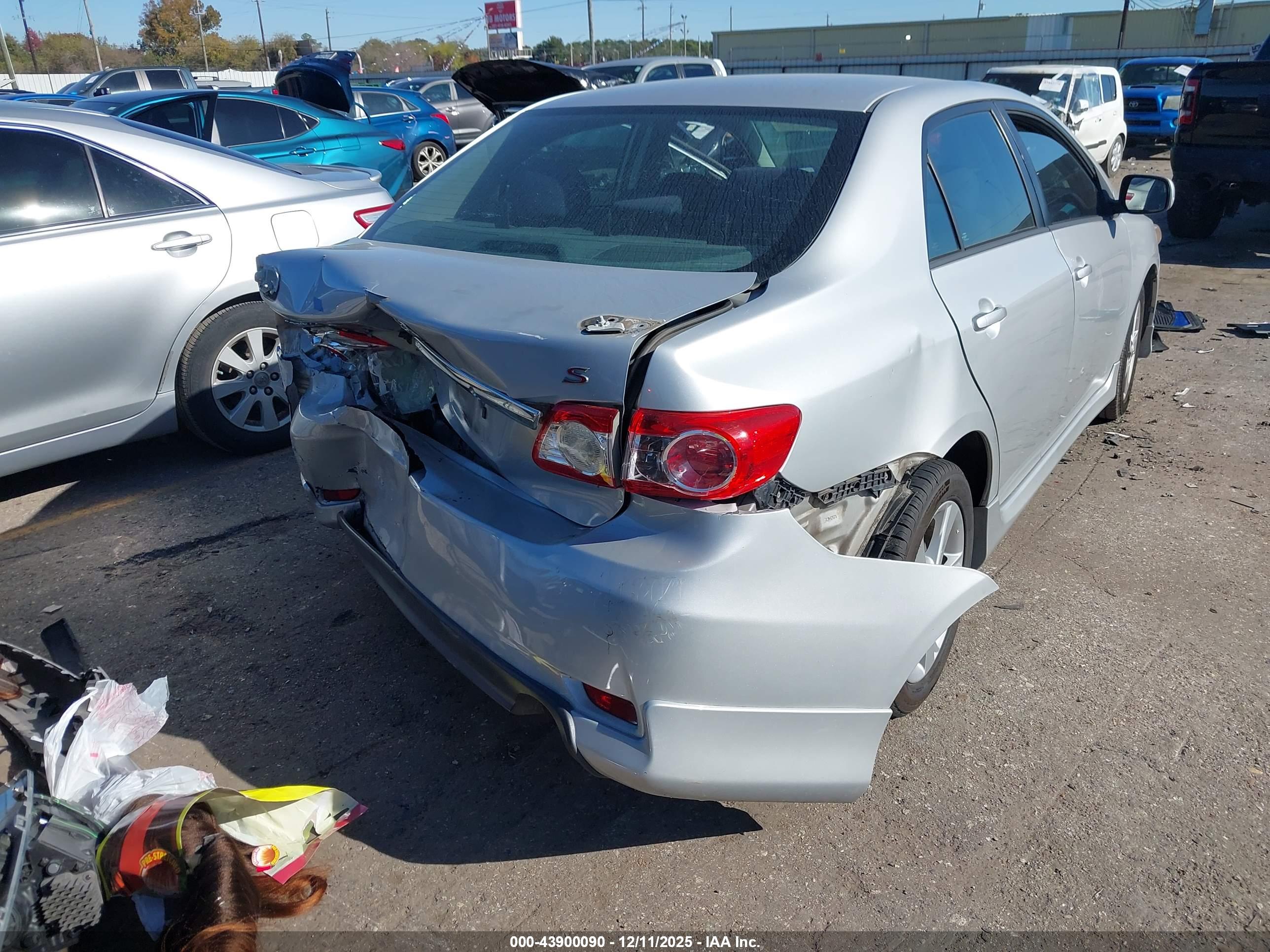 TOYOTA COROLLA image 6