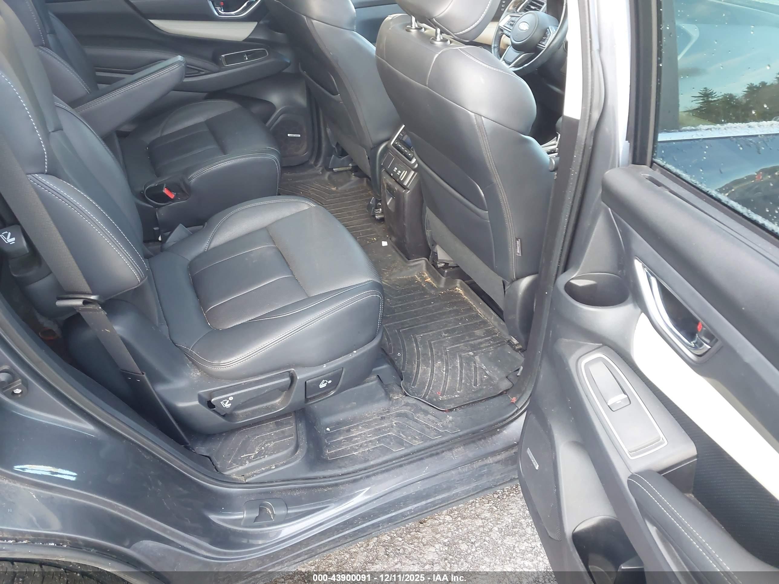 SUBARU ASCENT image 8