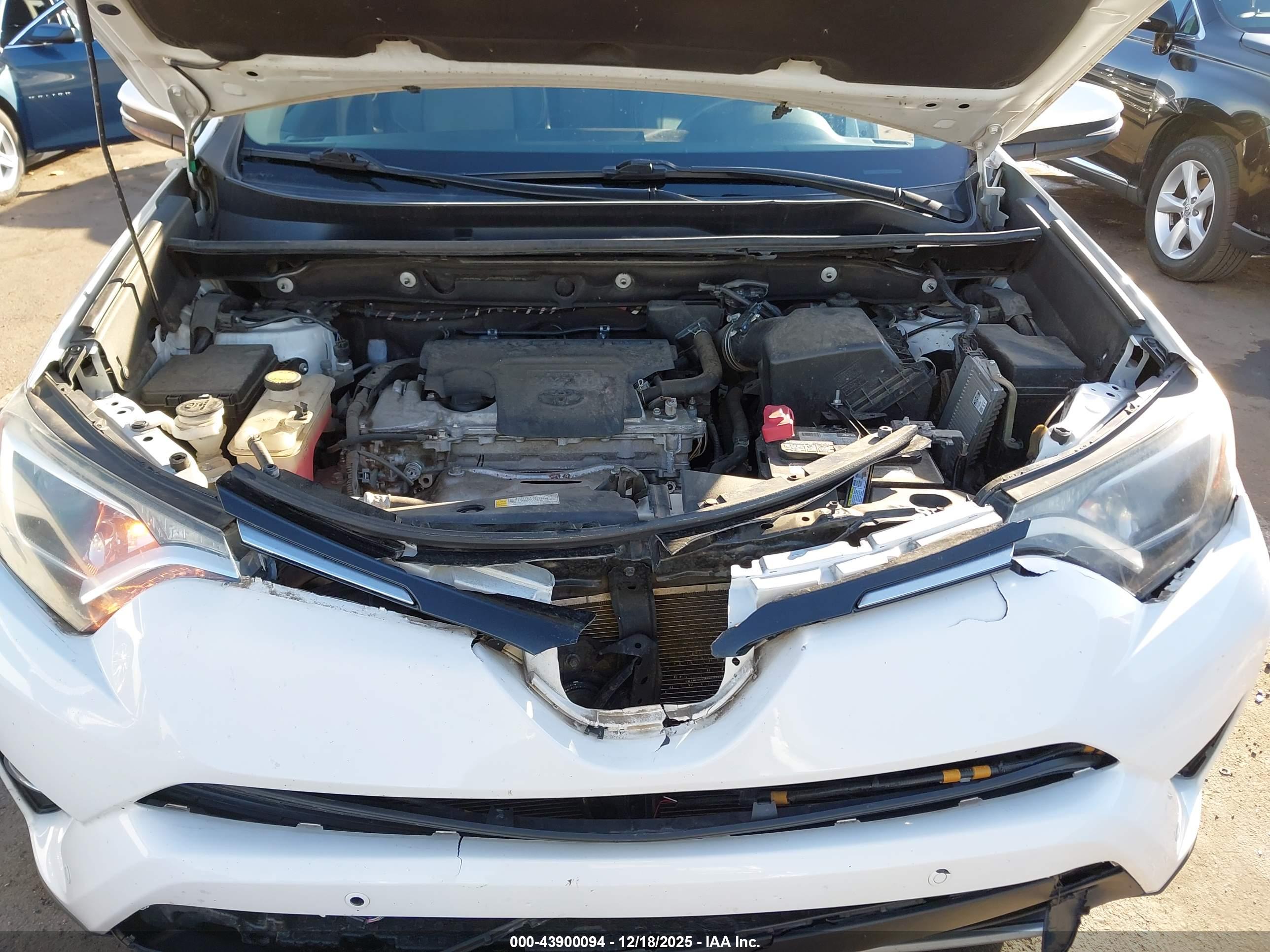 TOYOTA RAV4 image 10