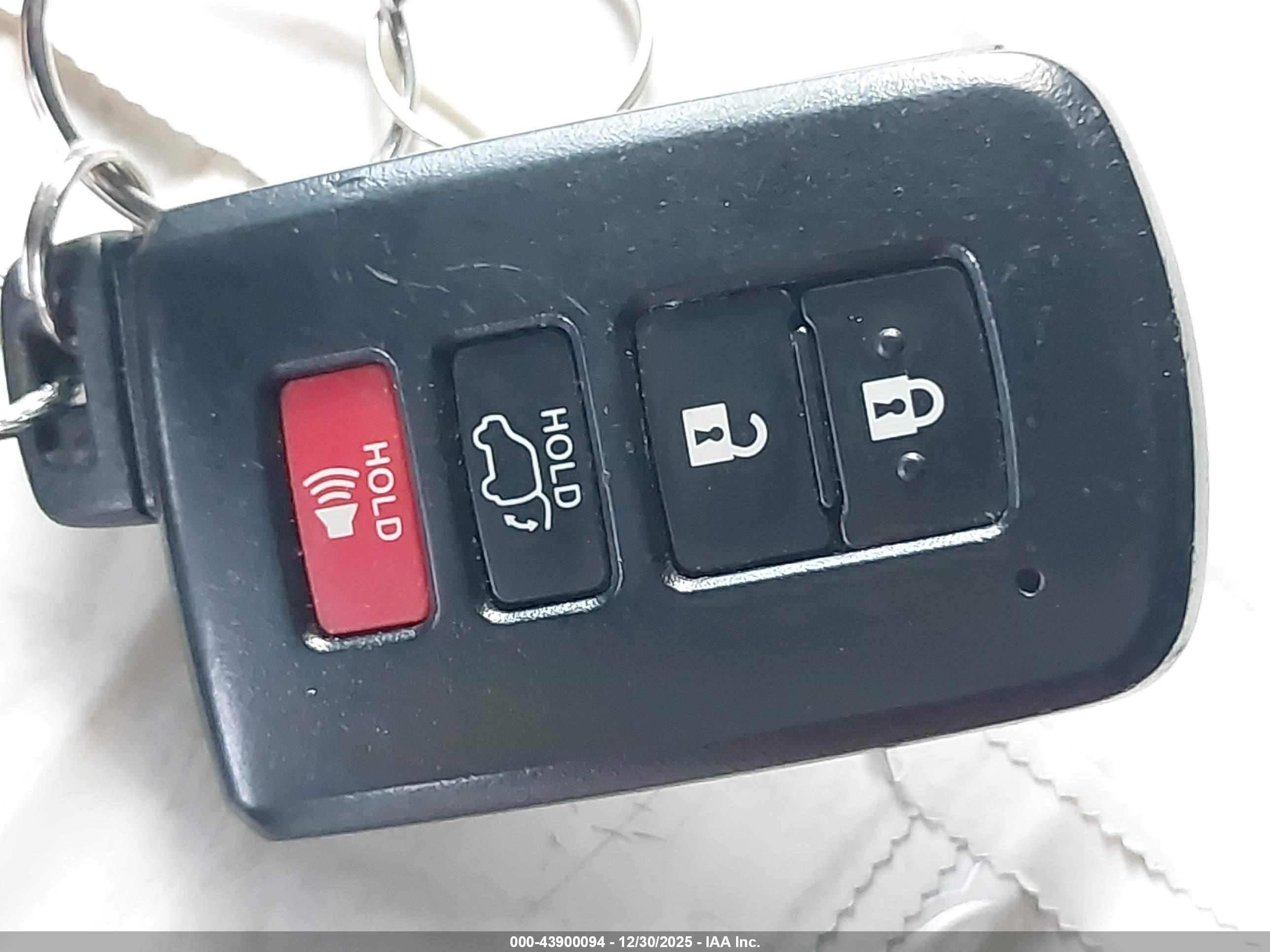 TOYOTA RAV4 image 11