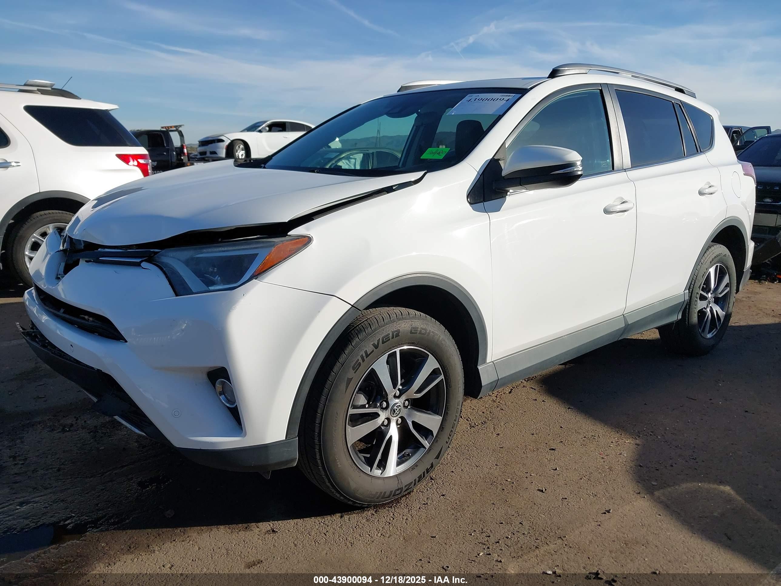 TOYOTA RAV4 image 2